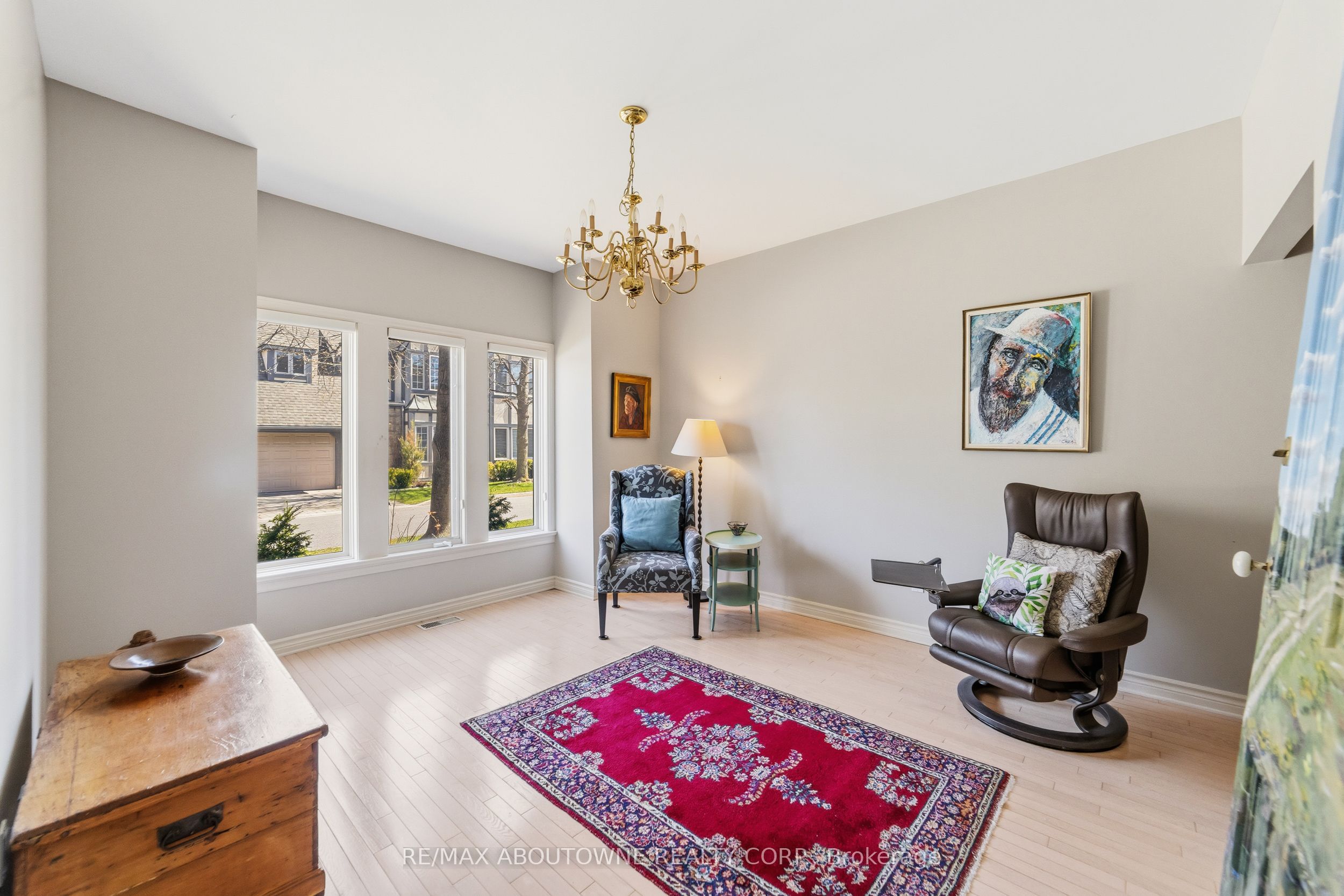 575 Simcoe Street 12 Property Photo 11