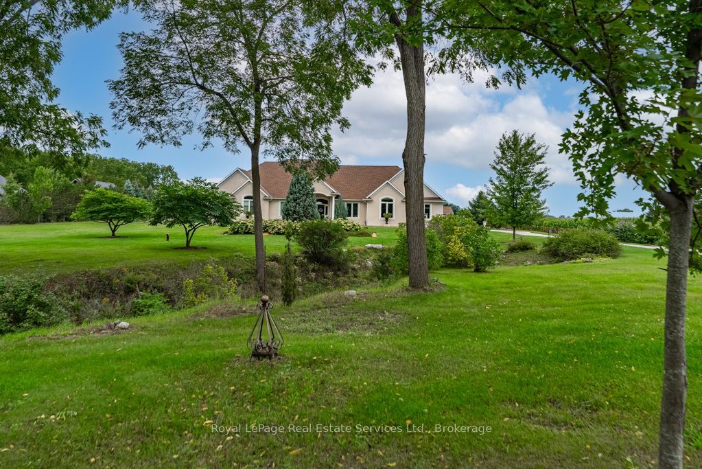 365 Robinson Road Property Photo 2