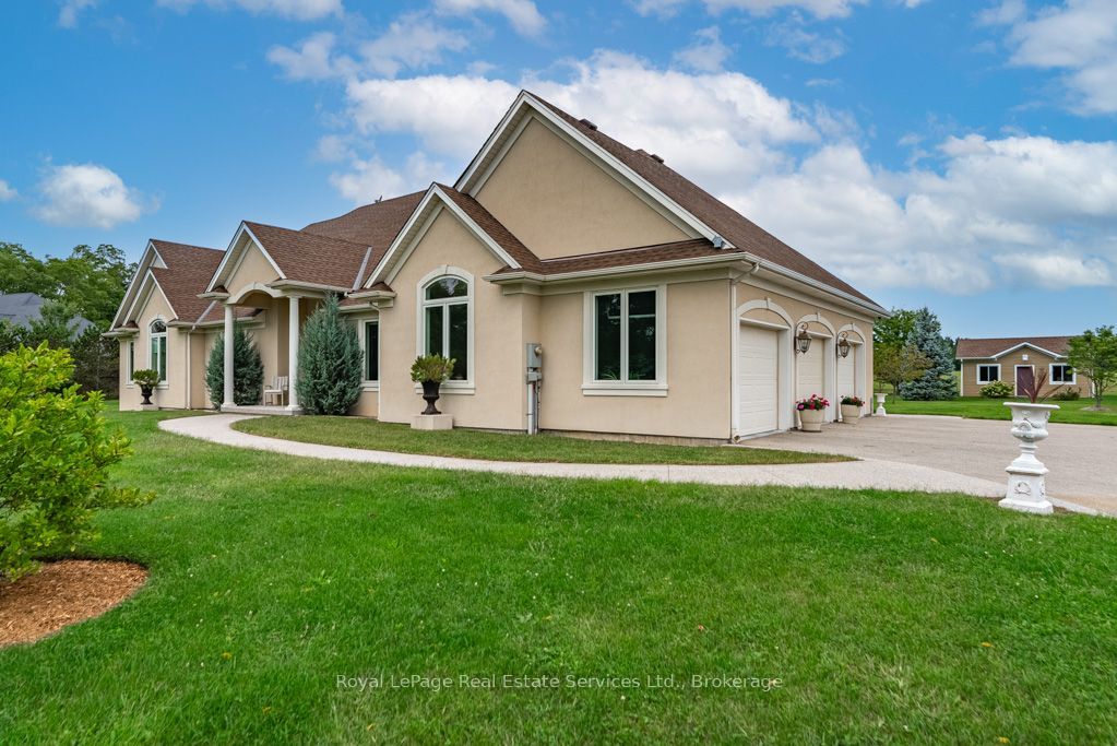 365 Robinson Road Property Photo 3
