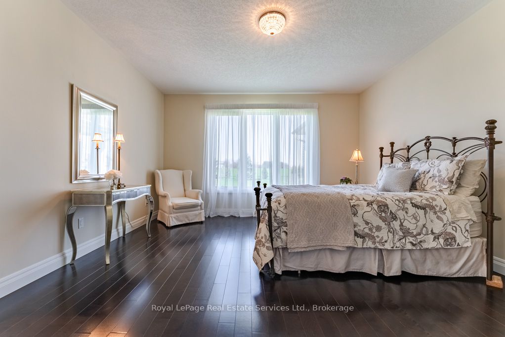 365 Robinson Road Property Photo 28