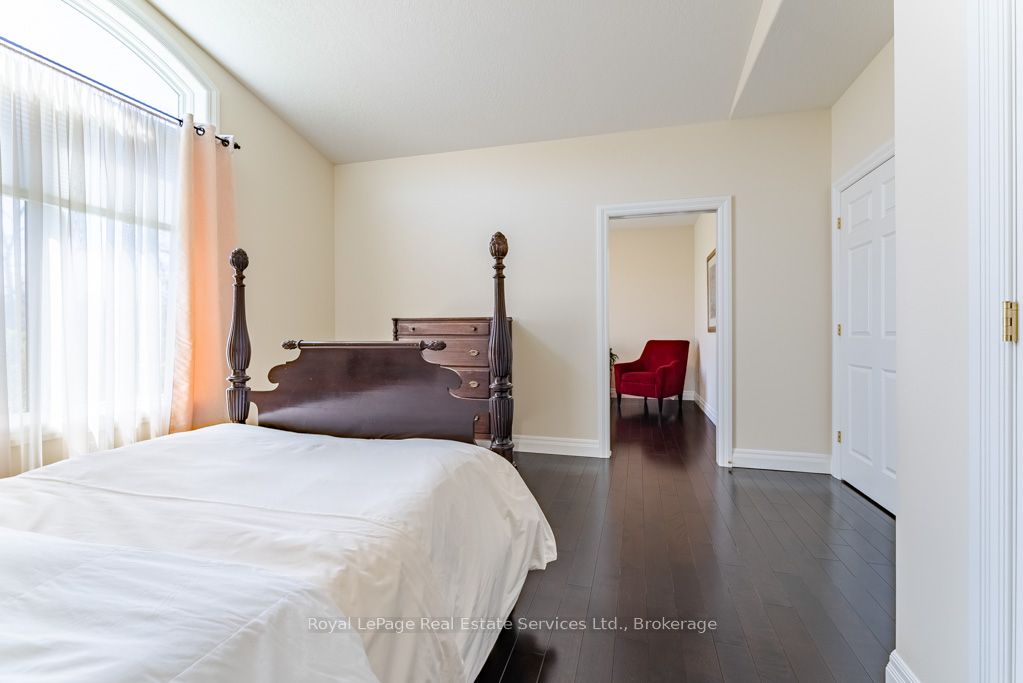 365 Robinson Road Property Photo 34