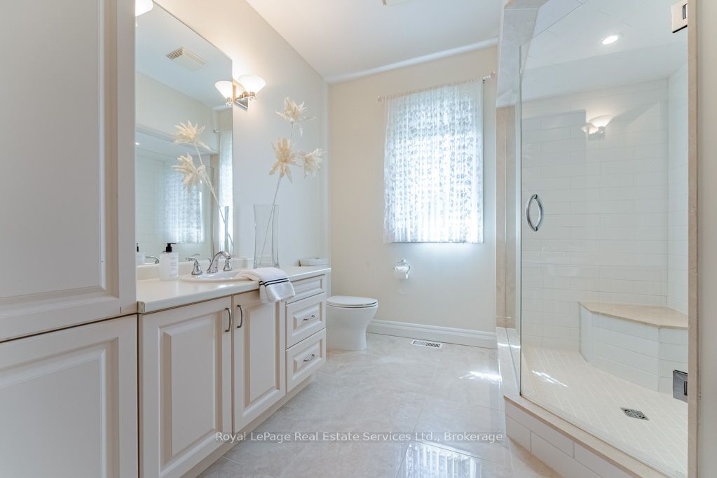 365 Robinson Road Property Photo 36