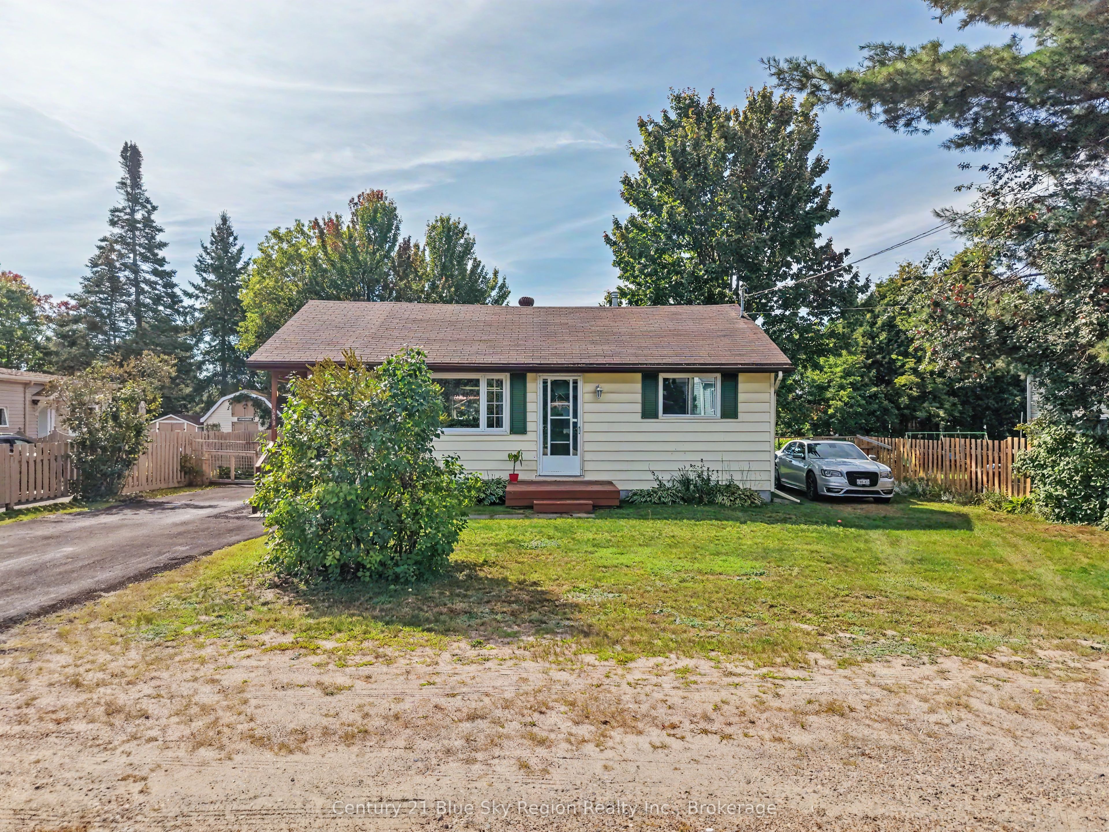 383 Angus Street Property Photo 33