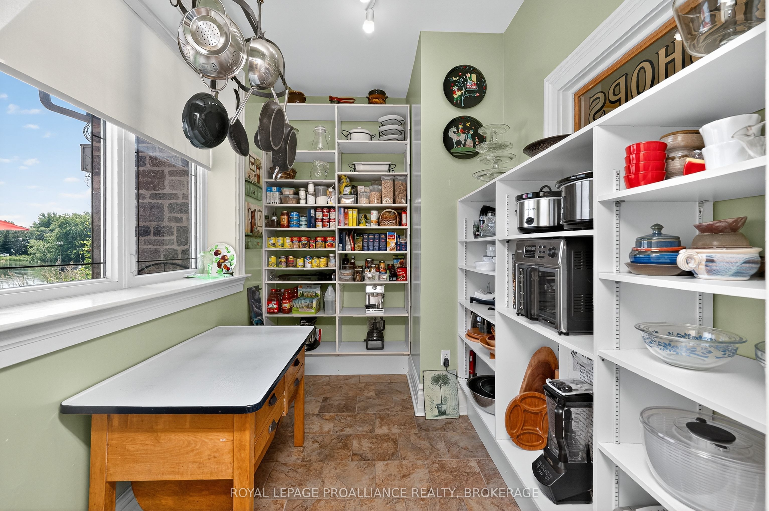 147 1000 Island Parkway Property Photo 9