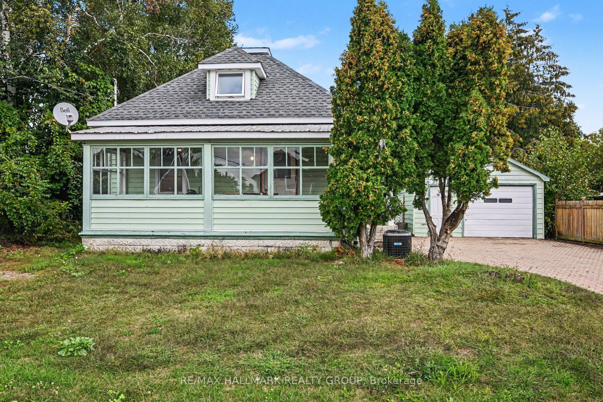 617 Roy Street W Property Photo 2