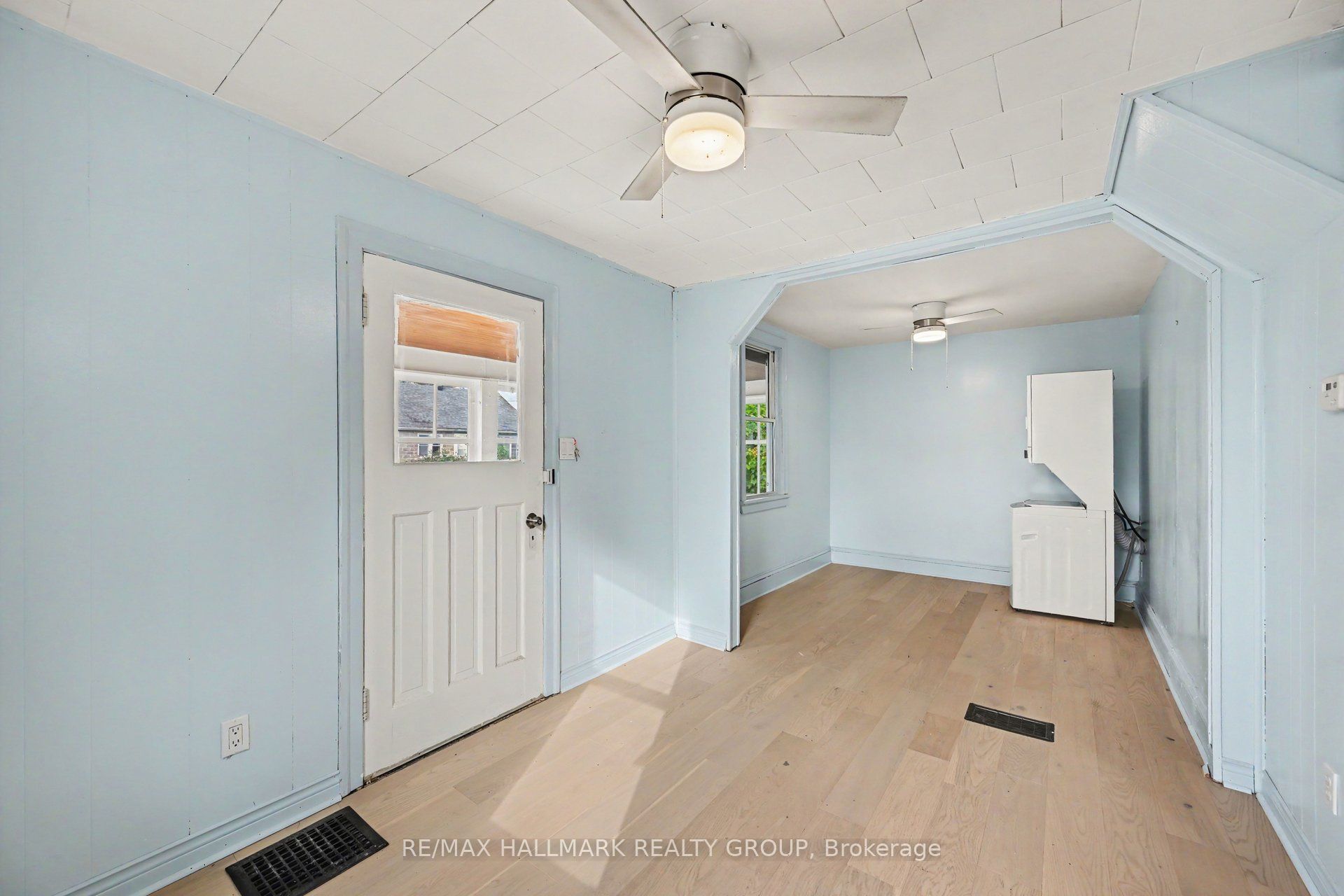 617 Roy Street W Property Photo 8