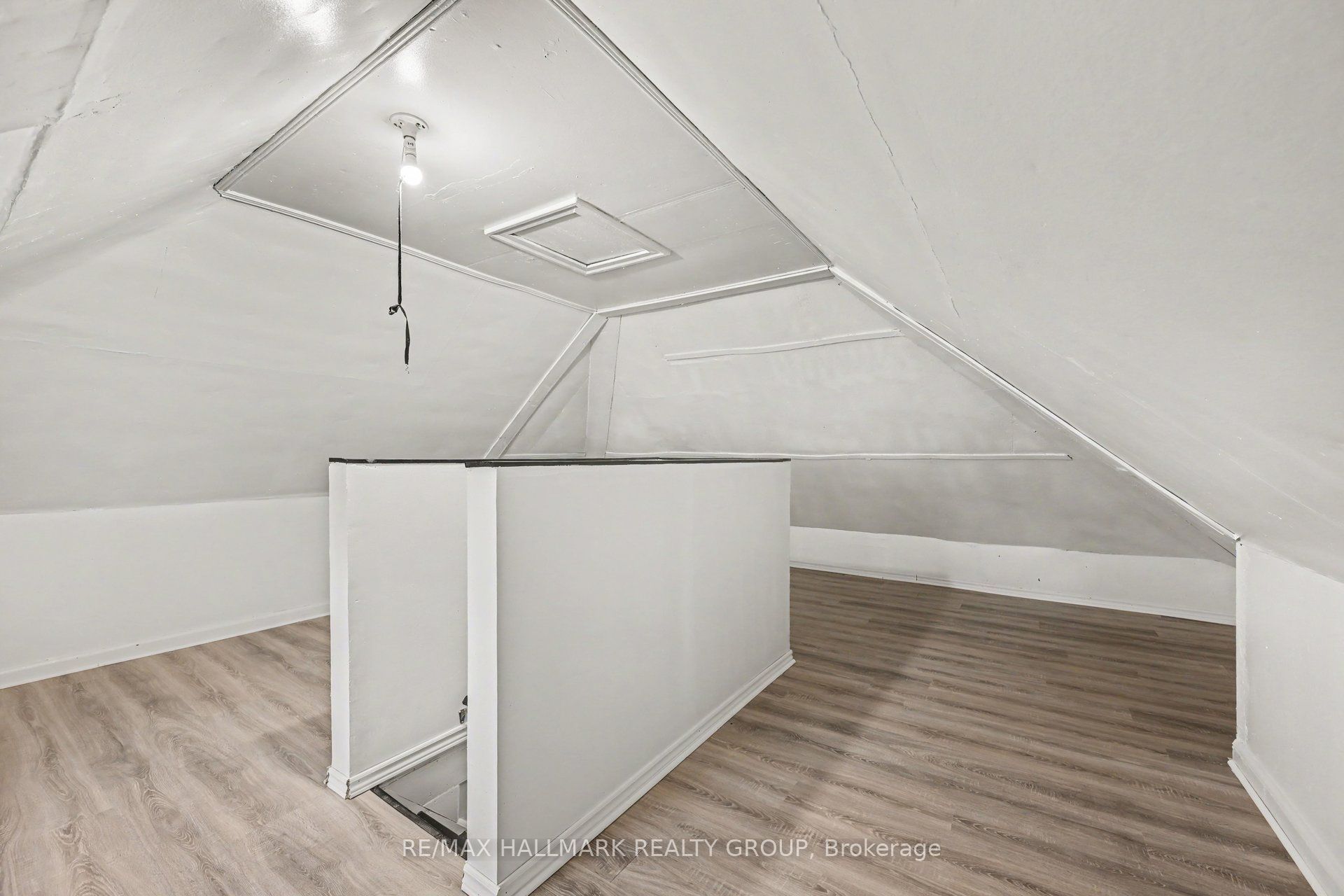 617 Roy Street W Property Photo 19