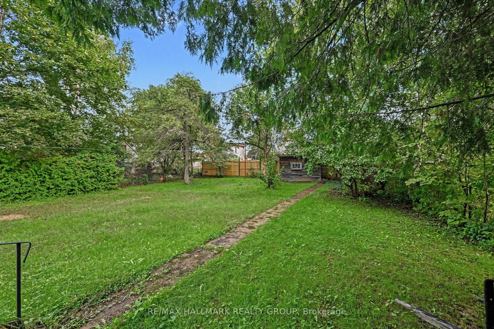 617 Roy Street W Property Photo 25