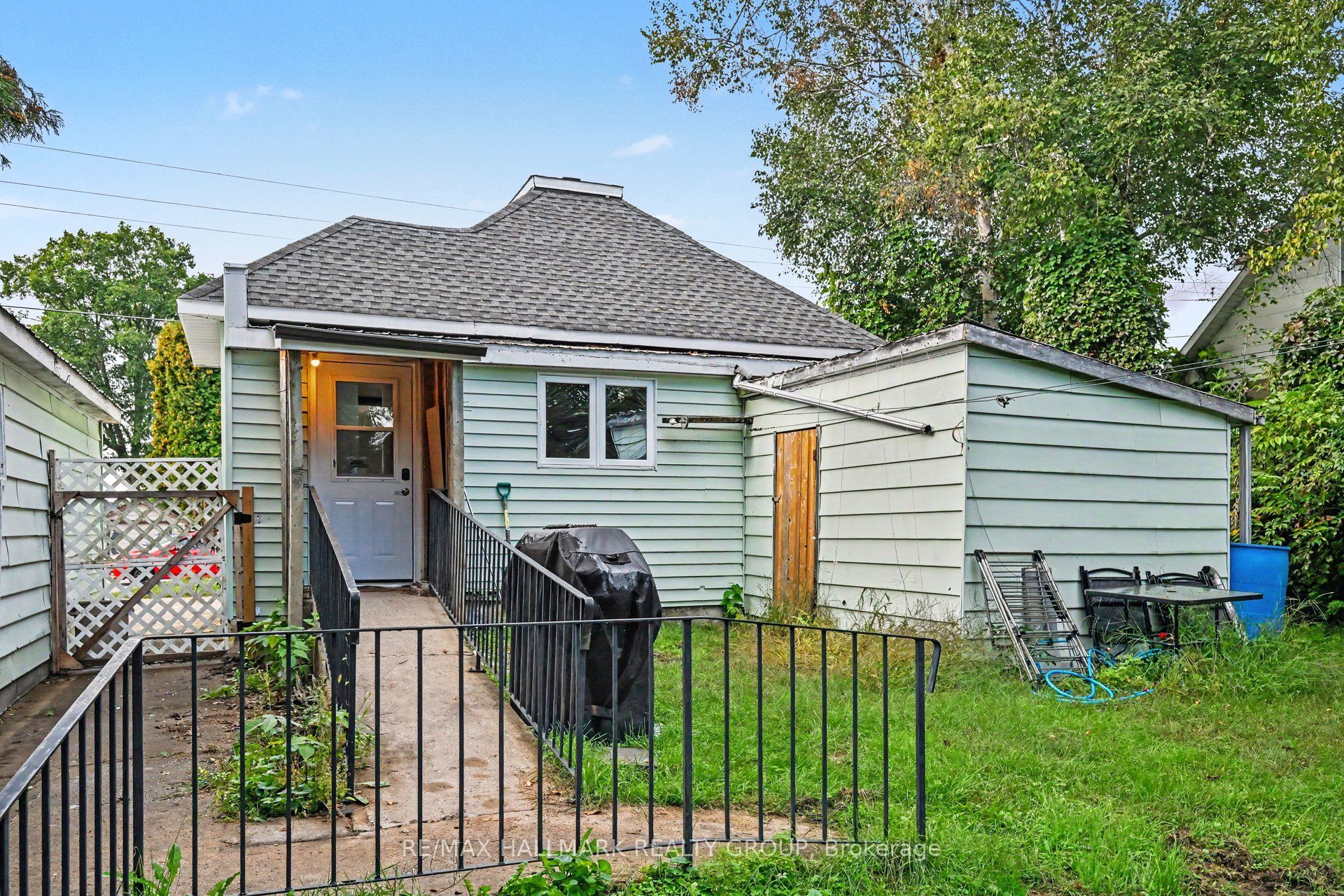 617 Roy Street W Property Photo 26