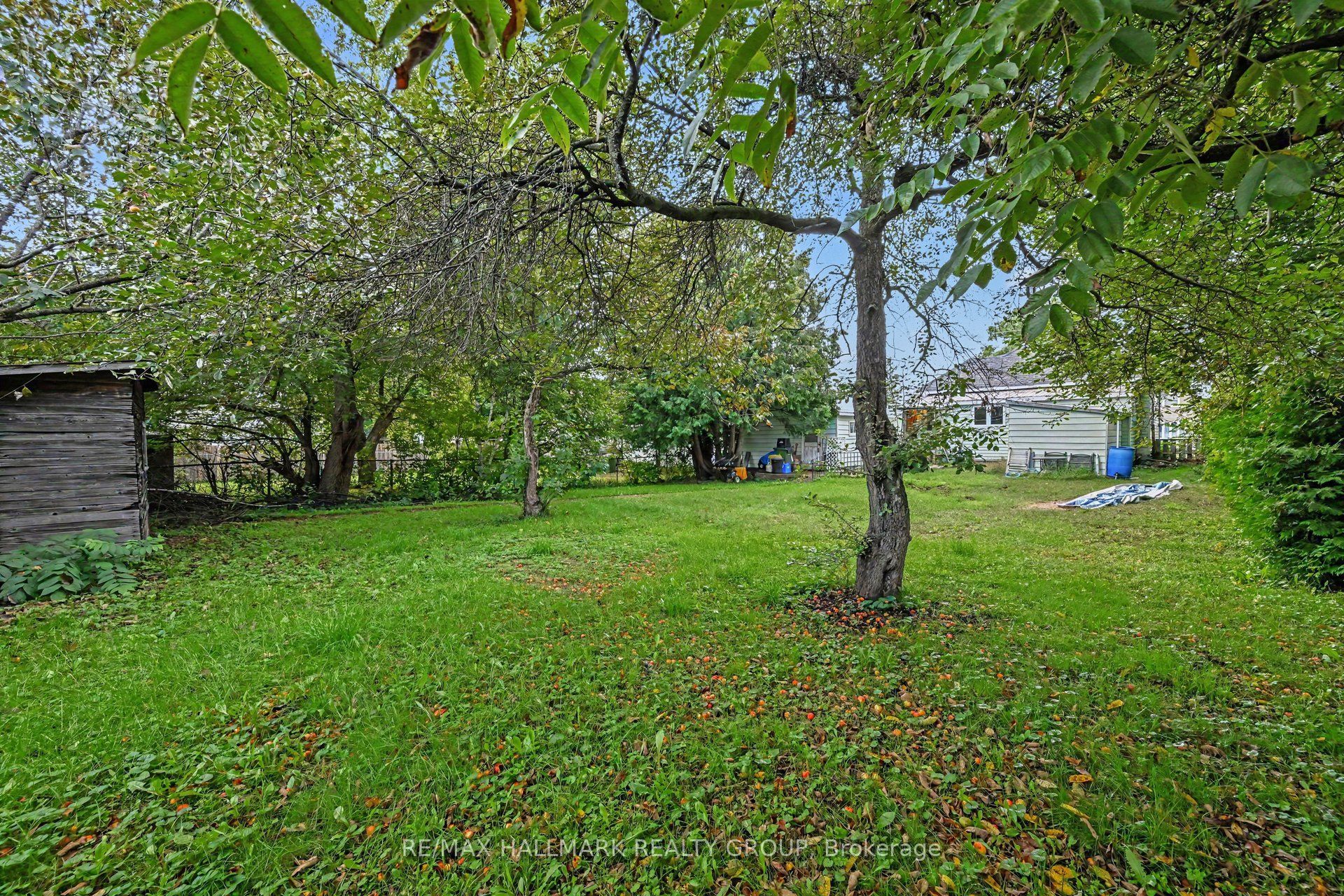 617 Roy Street W Property Photo 28