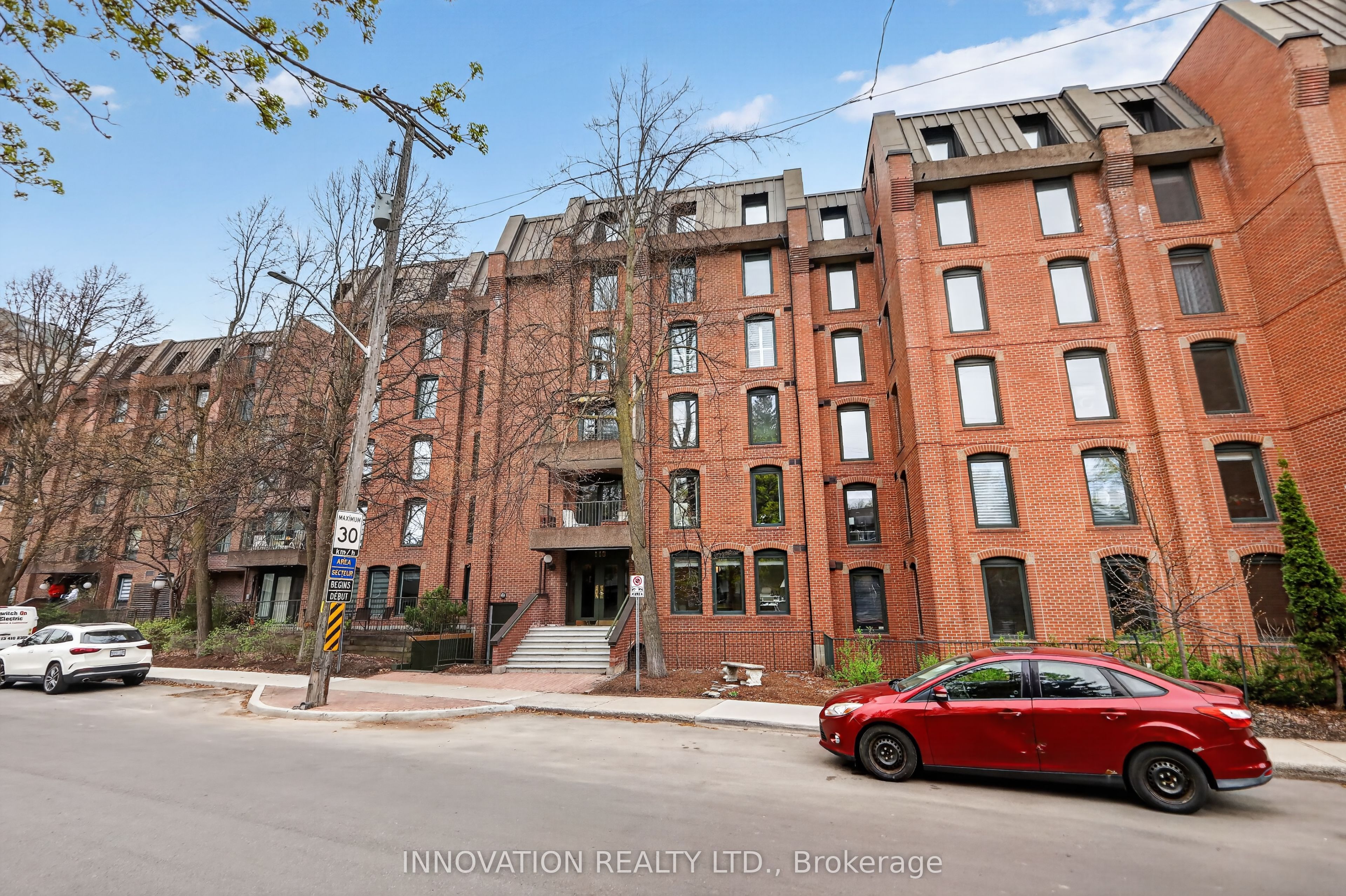 110 Rideau Terrace 1
