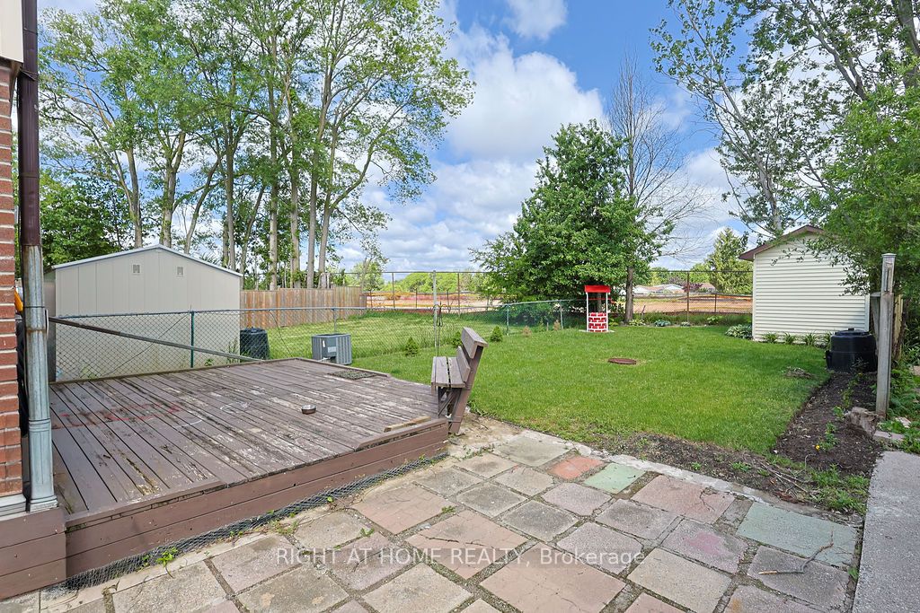 208 Admiral Drive Property Photo 4