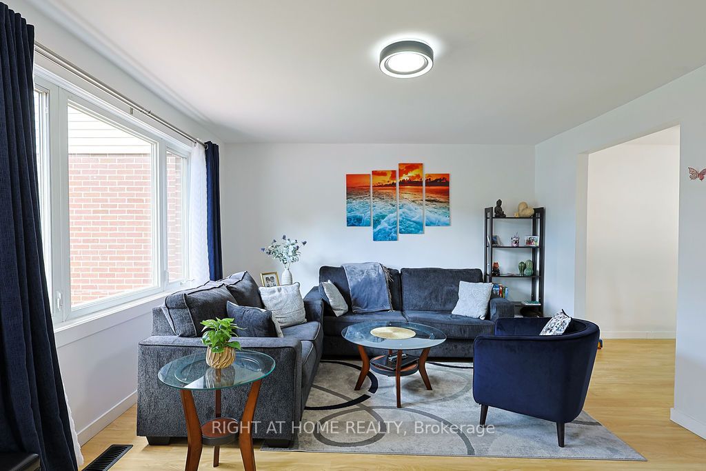 208 Admiral Drive Property Photo 8