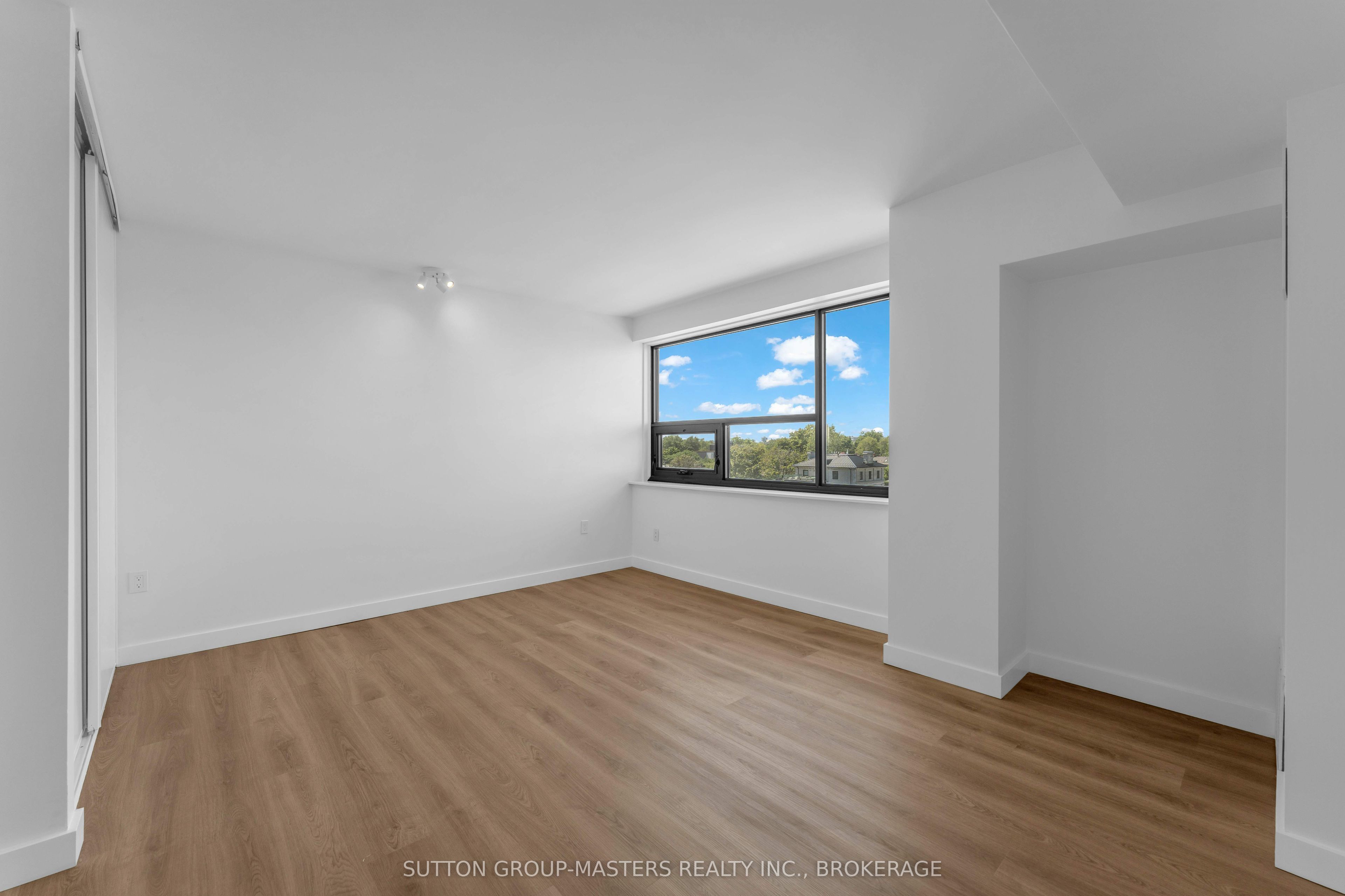 165 Ontario Street 801 Property Photo 28
