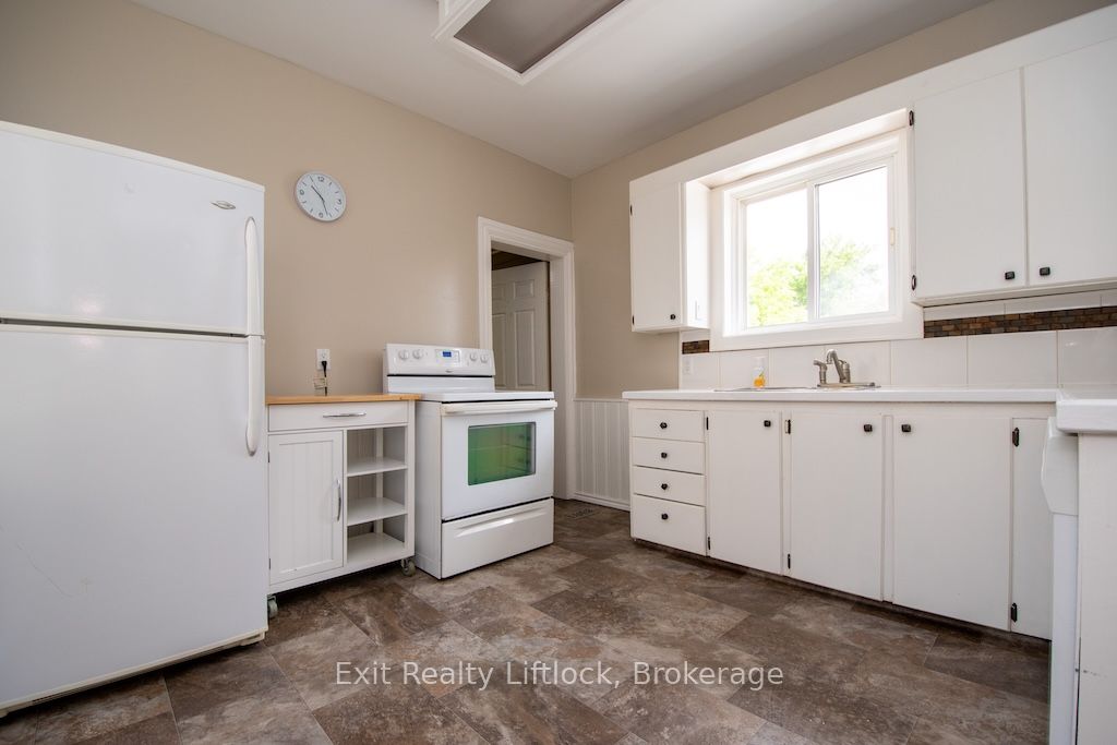 849 Water Street Property Photo 8