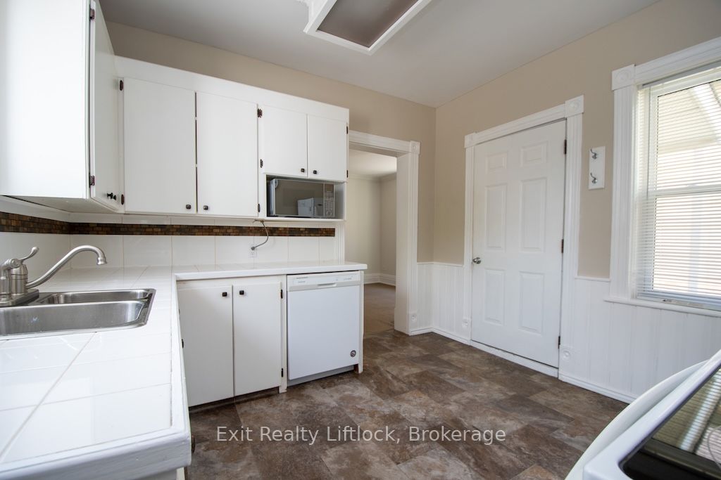 849 Water Street Property Photo 10