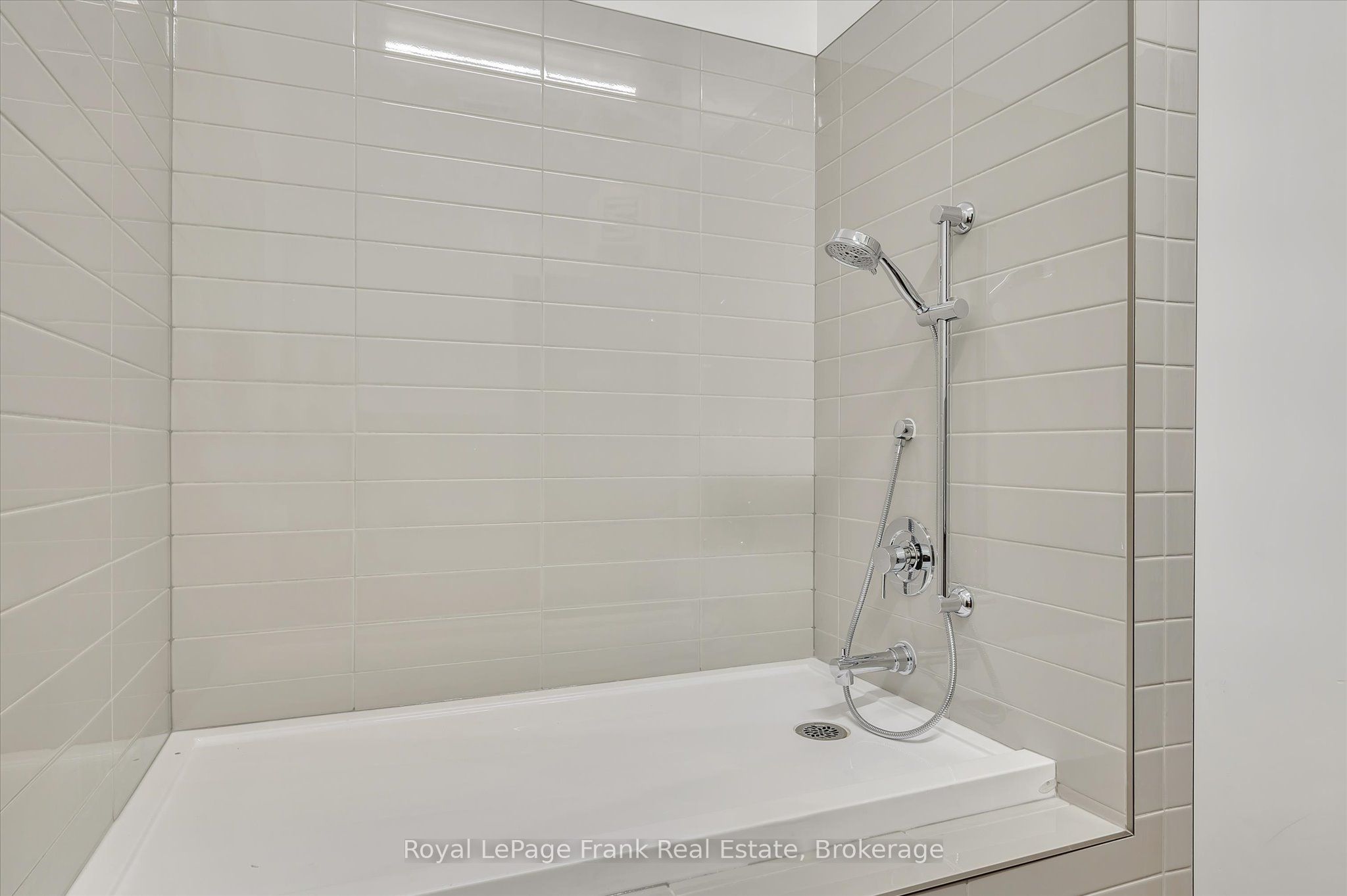 195 Hunter Street 902 Property Photo 35