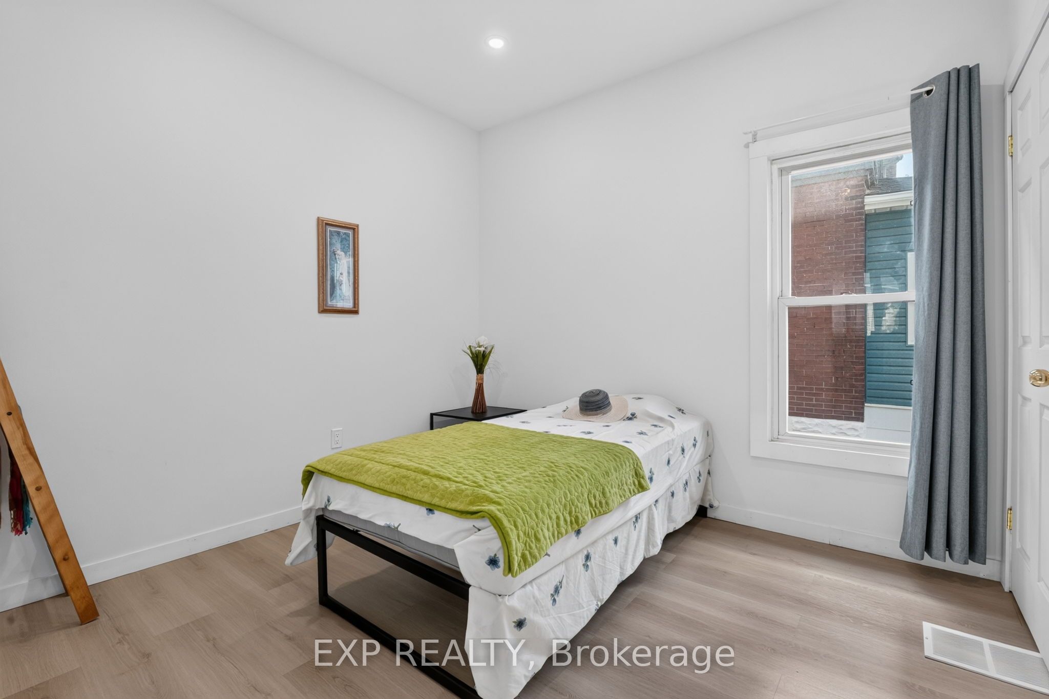 45 Phipps Street Property Photo 13
