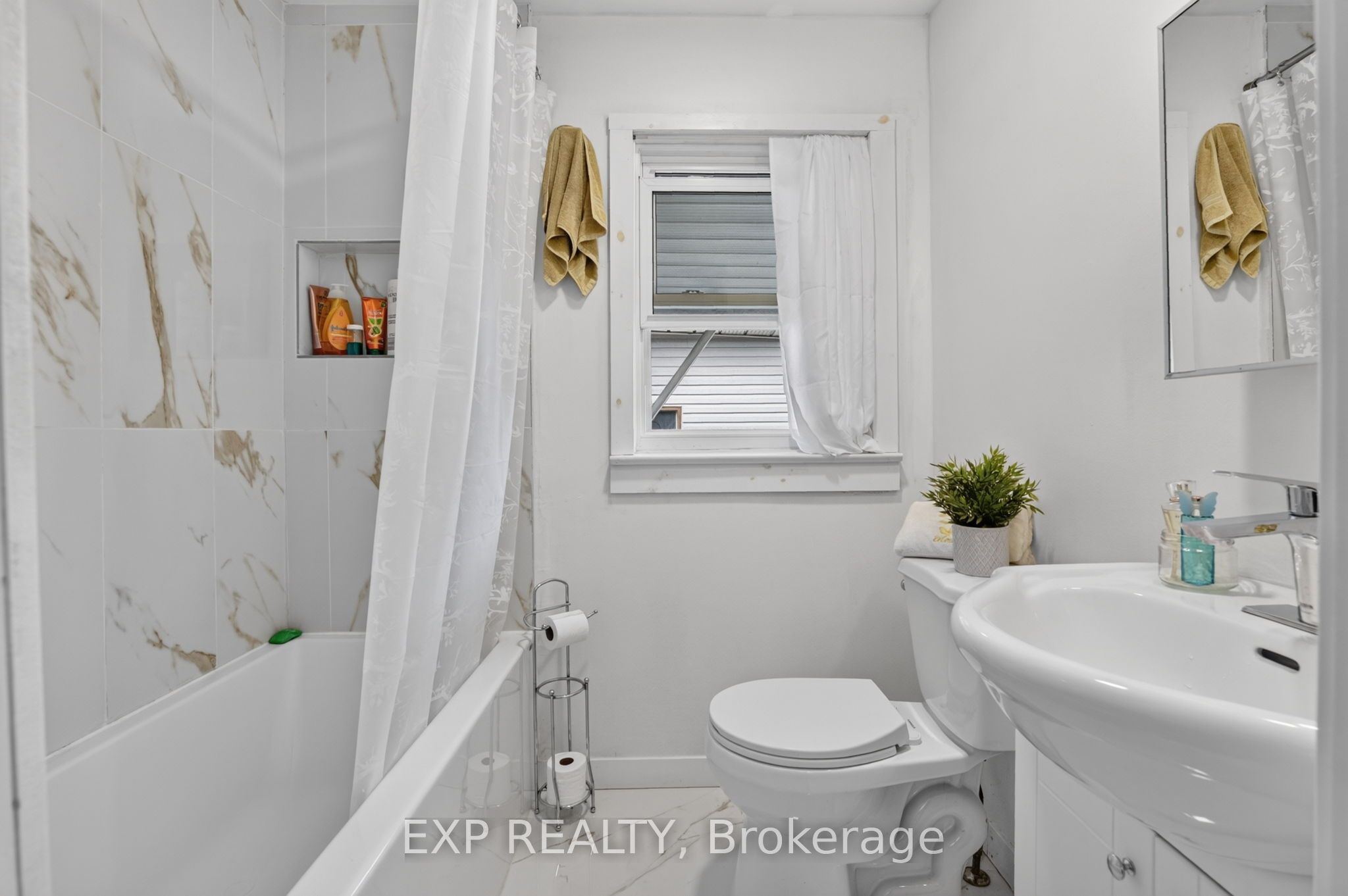45 Phipps Street Property Photo 32