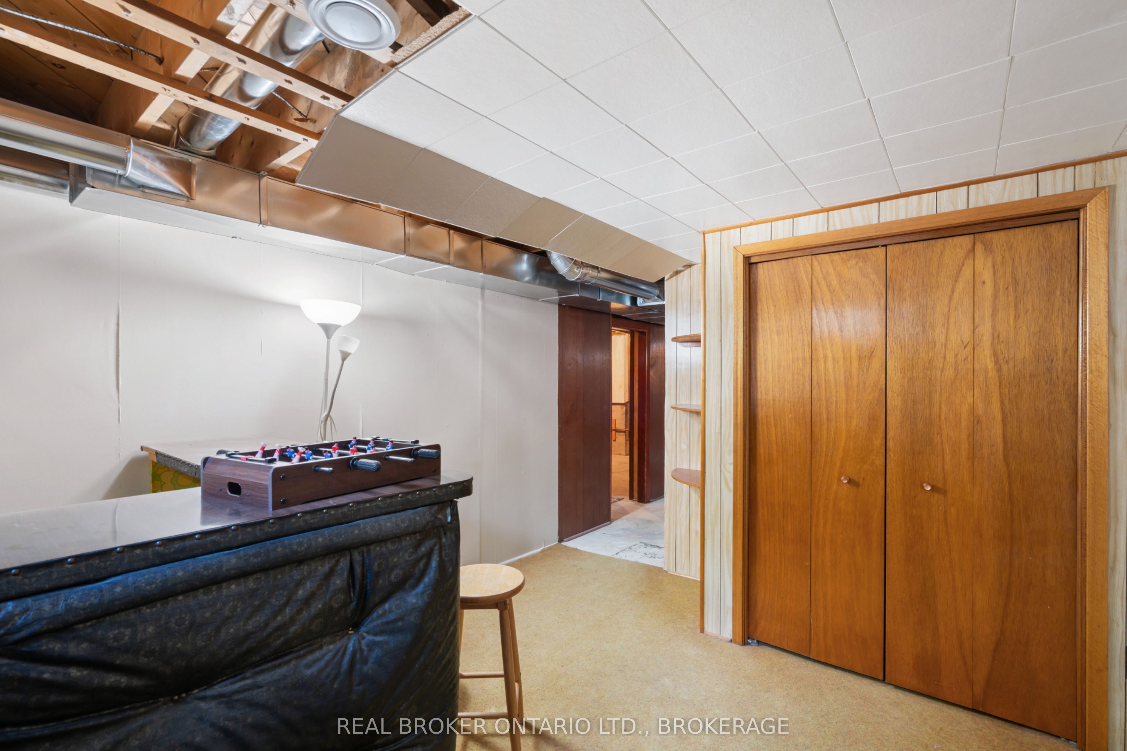 121 St. George Street W Property Photo 27