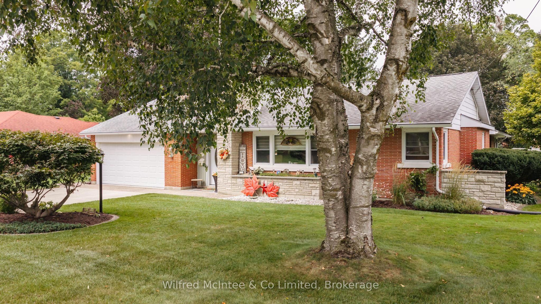 31 Johnstone Boulevard Property Photo 2