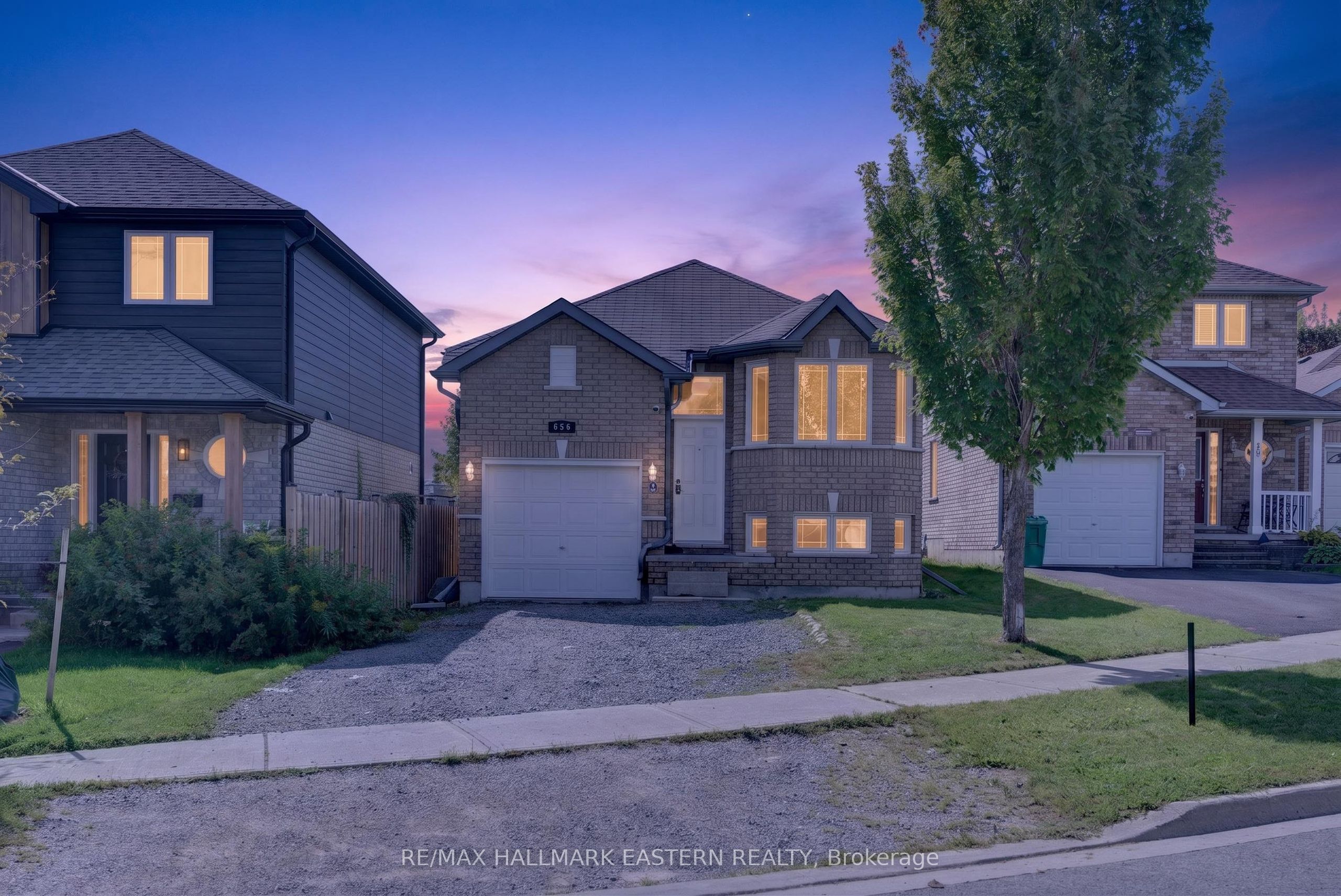 656 Clancy Crescent Property Photo 1