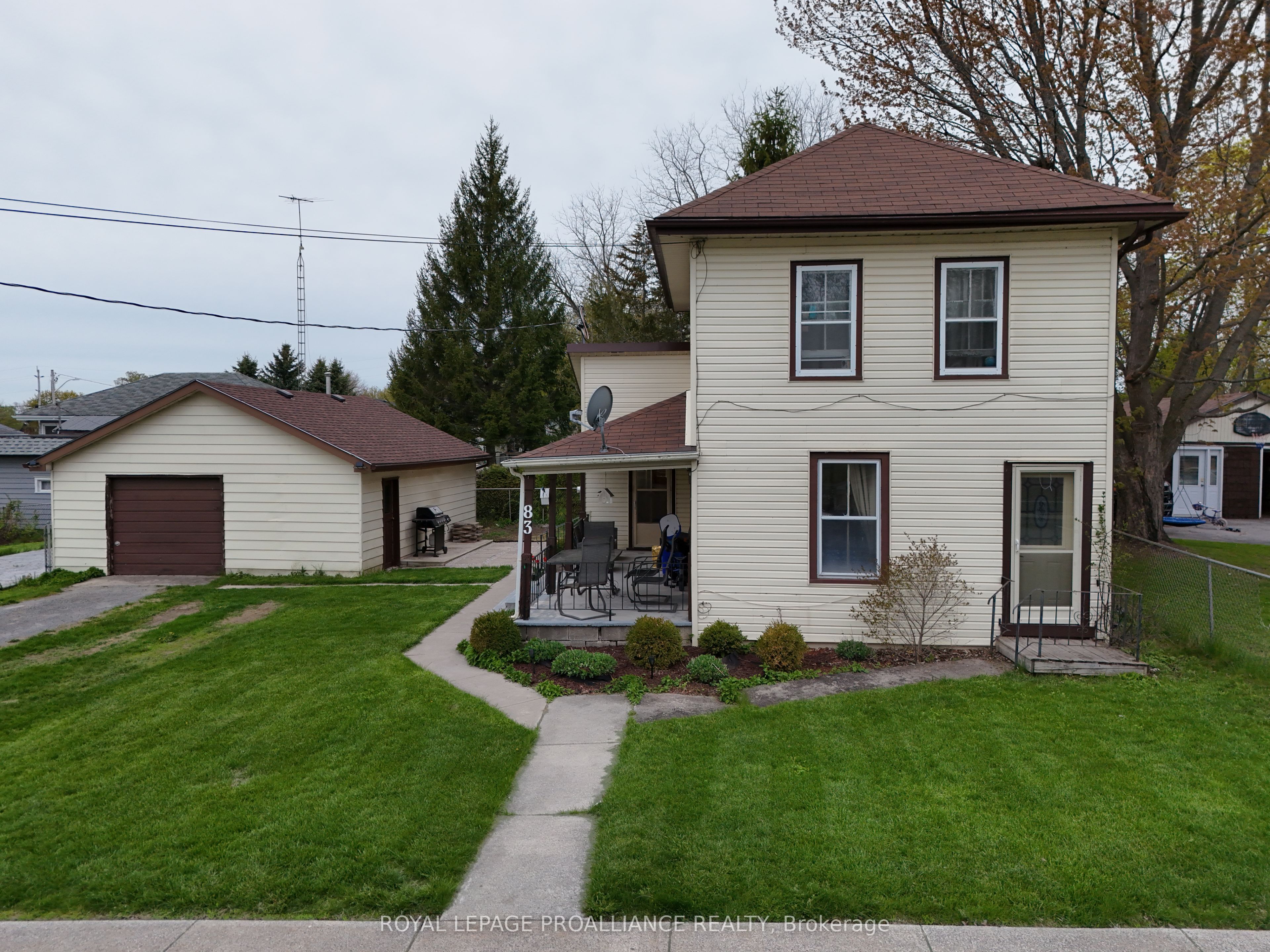 83 College Street Property Photo 1