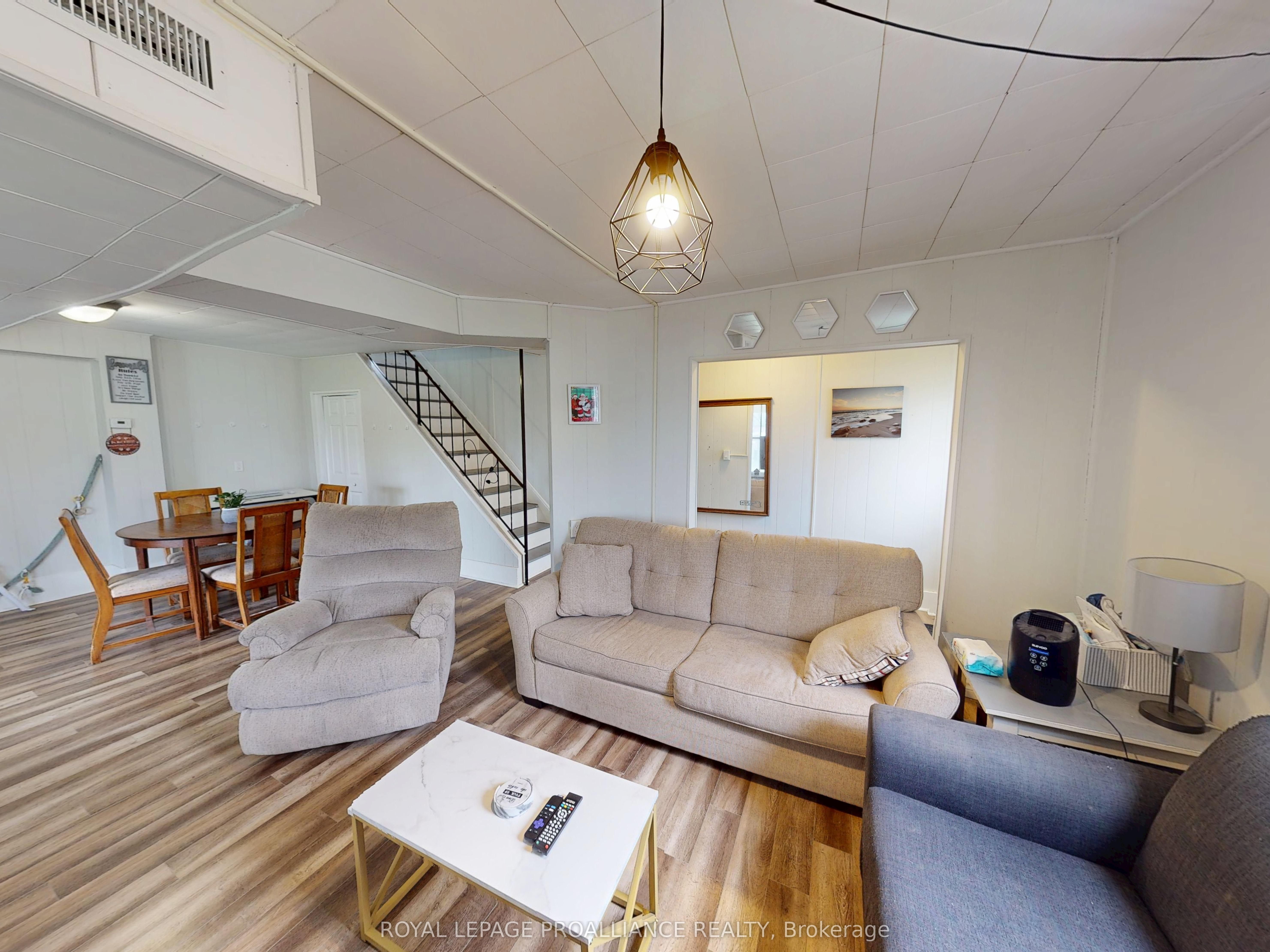 83 College Street Property Photo 7