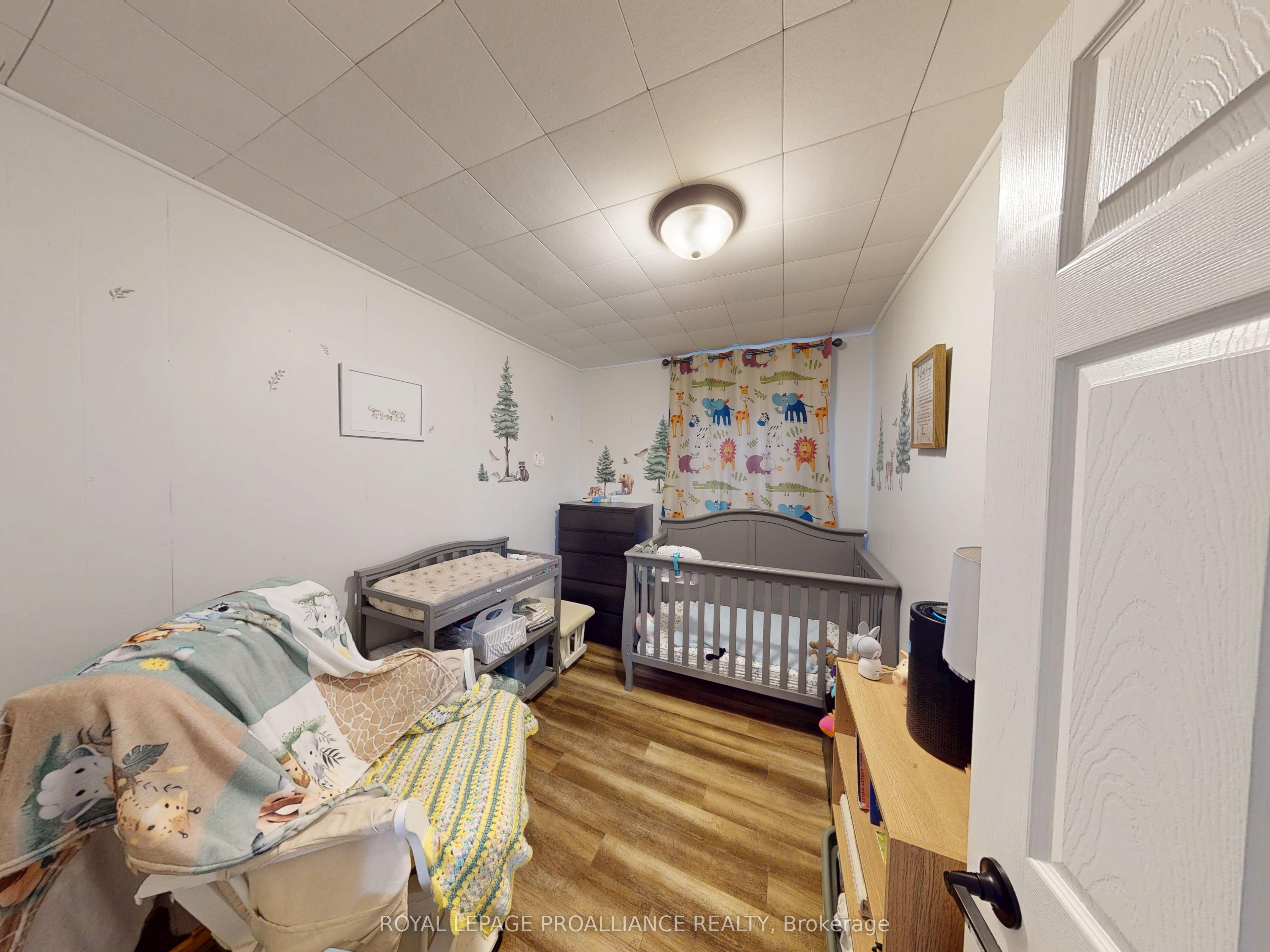 83 College Street Property Photo 20