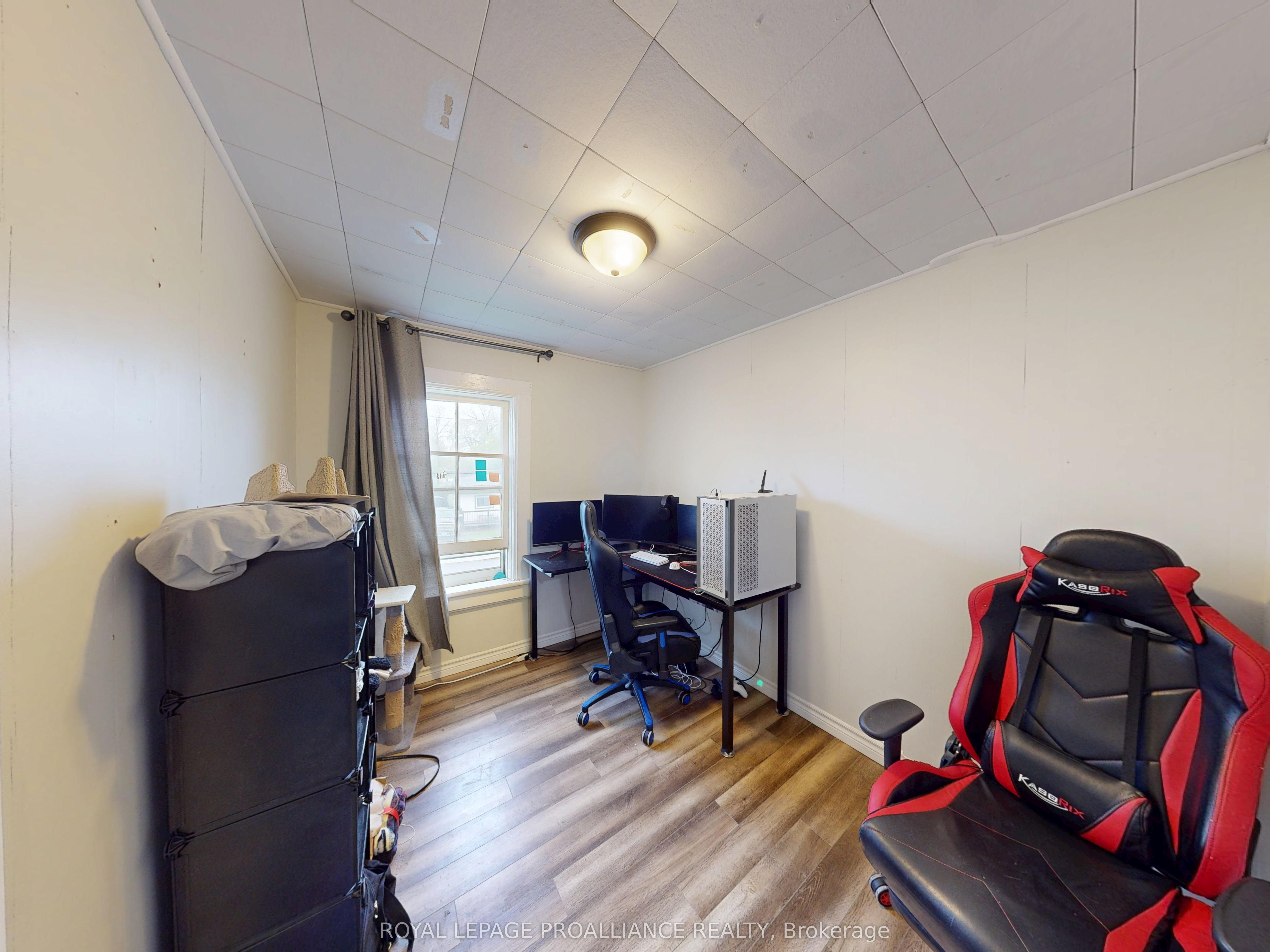 83 College Street Property Photo 22