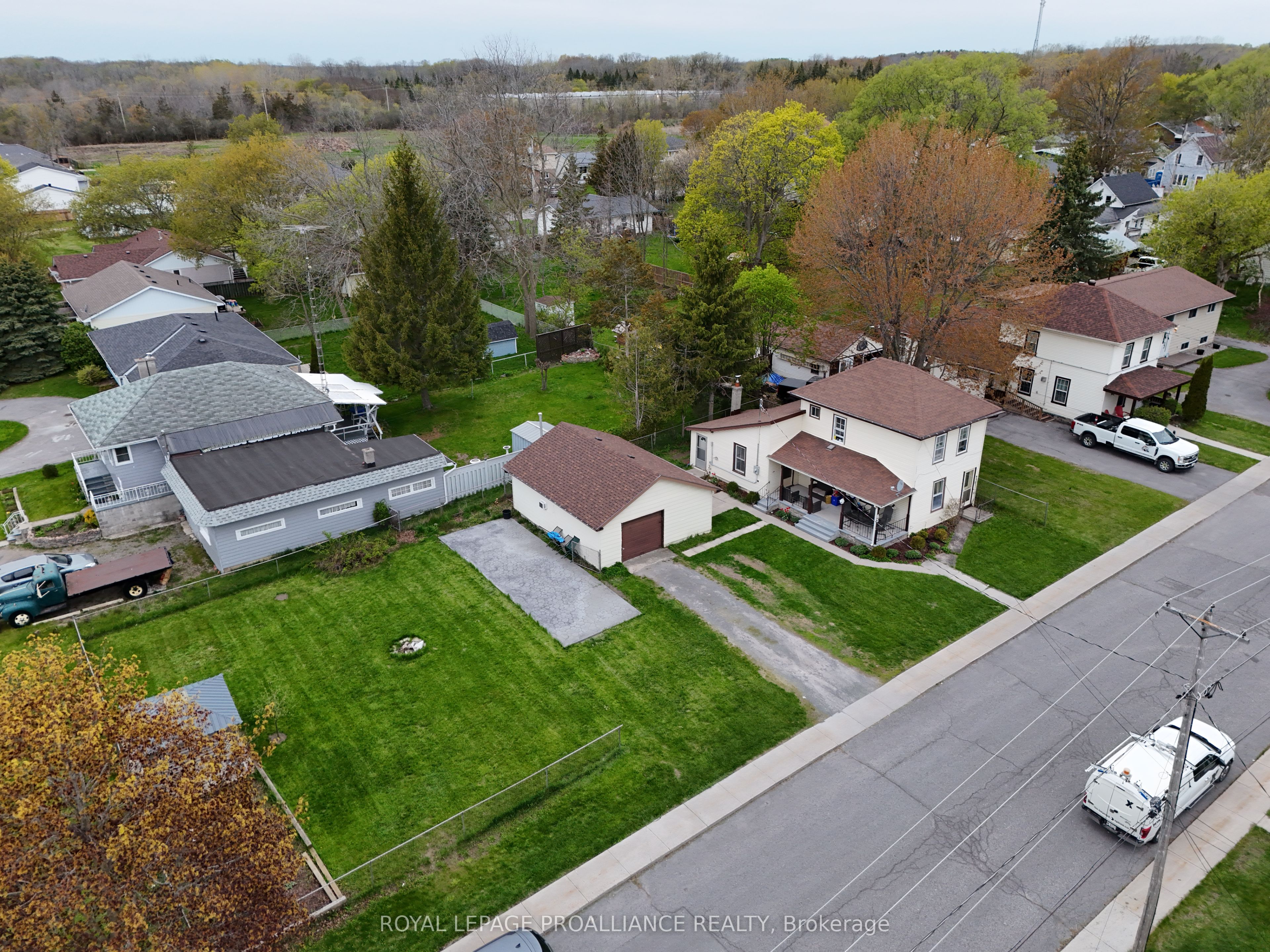 83 College Street Property Photo 24