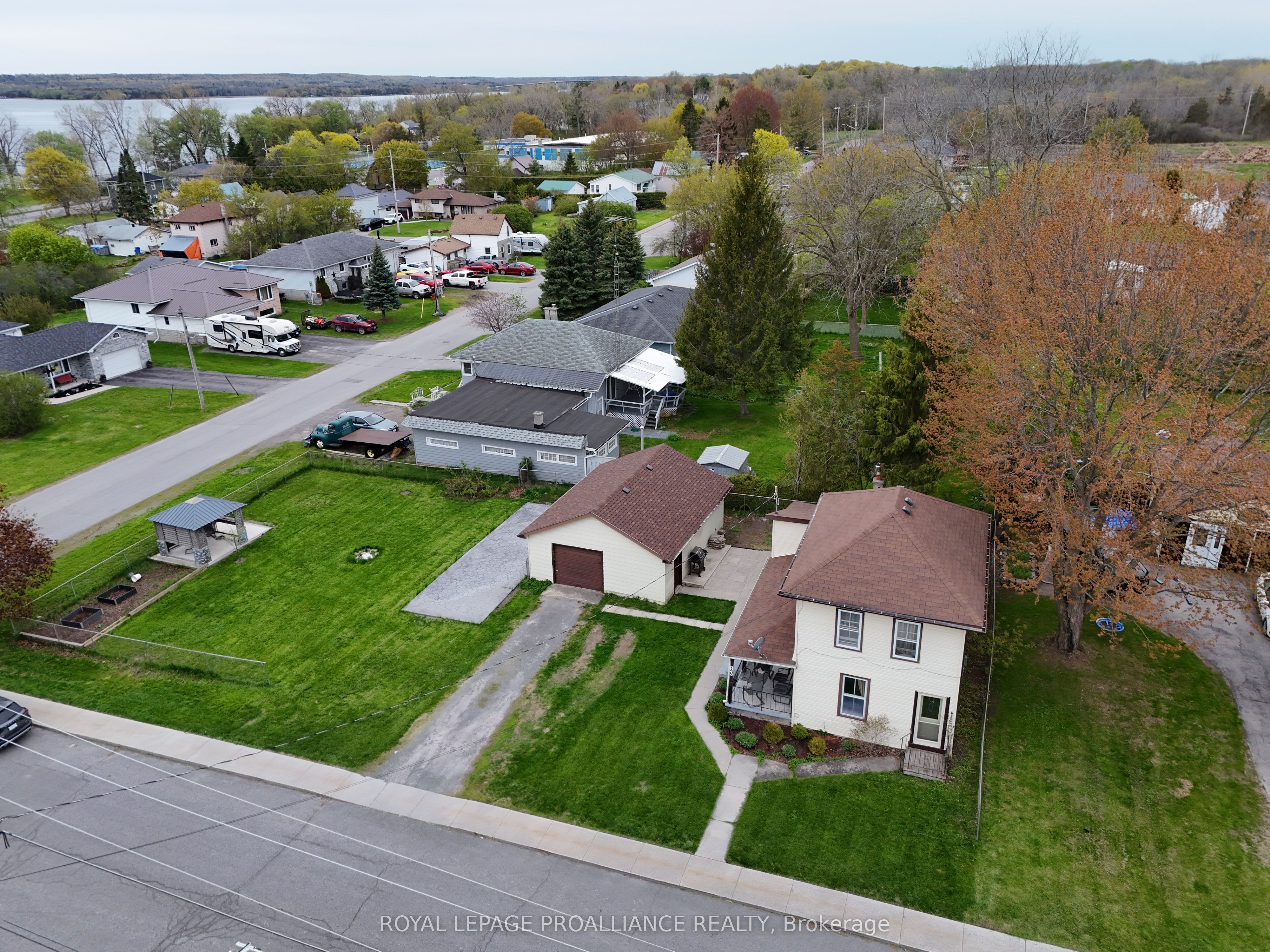 83 College Street Property Photo 26
