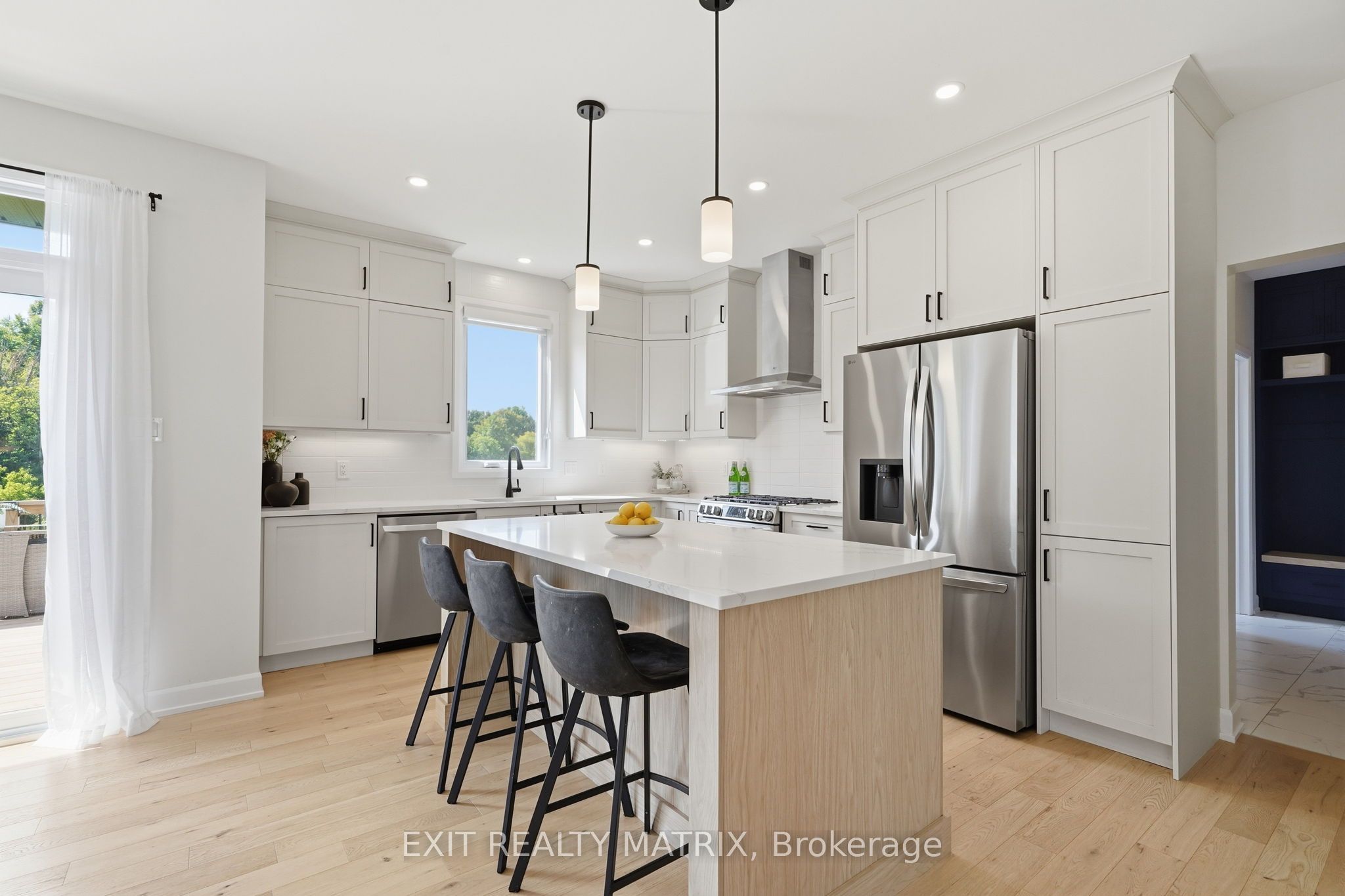 1339 Fribourg Street Property Photo 8
