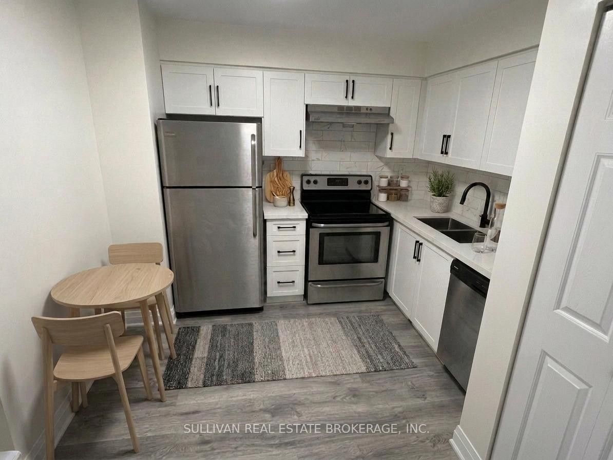 3227 King Street E 702 Property Photo 11
