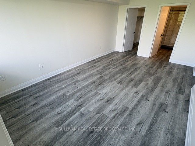 3227 King Street E 702 Property Photo 14