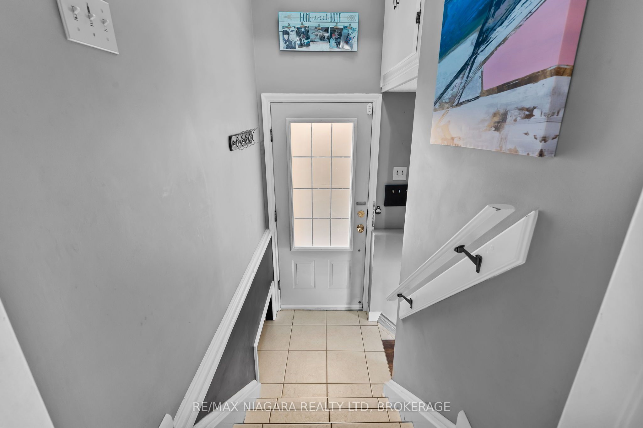 506 Main Street W Property Photo 14