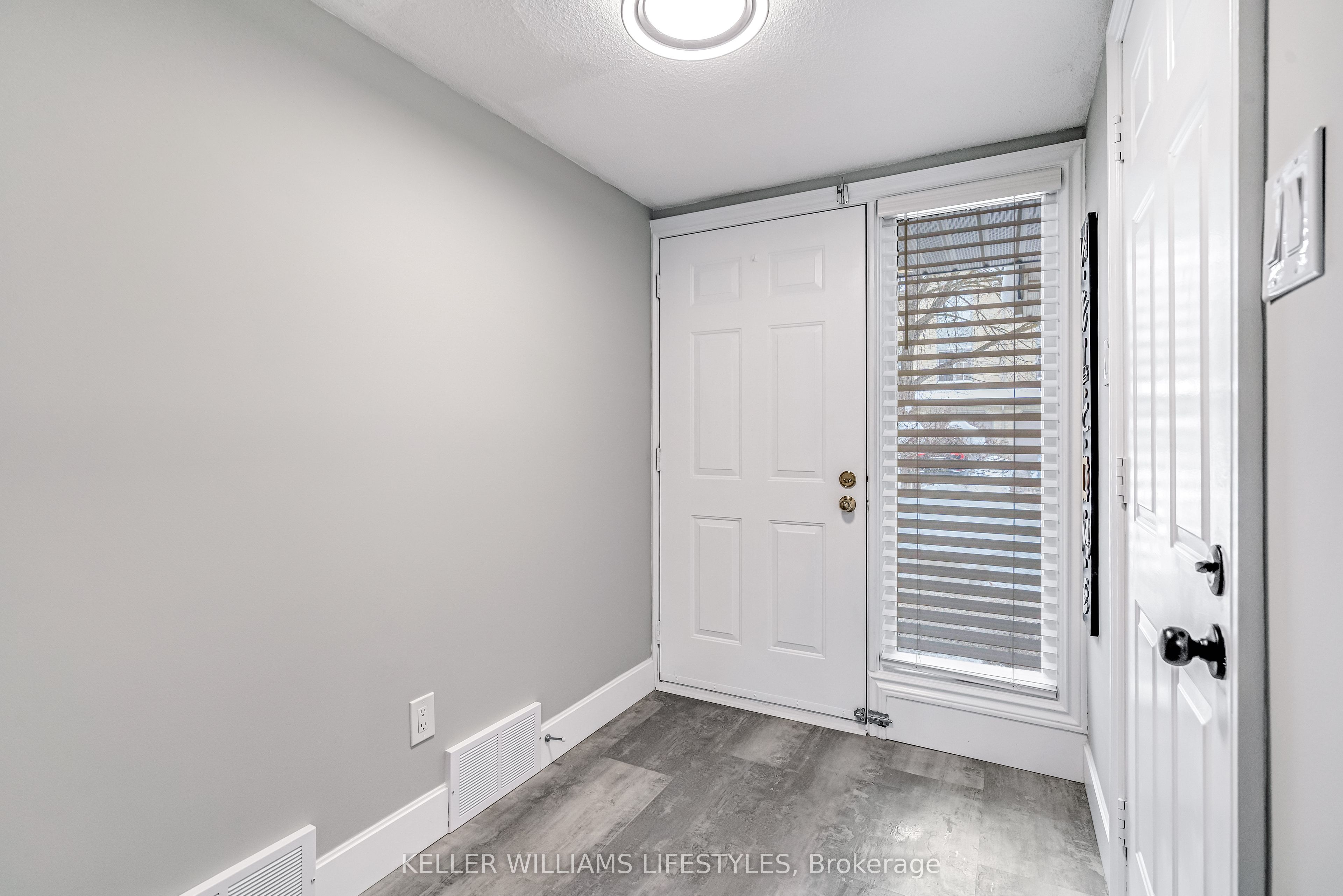 1399 Commissioners Road W 26 Property Photo 4