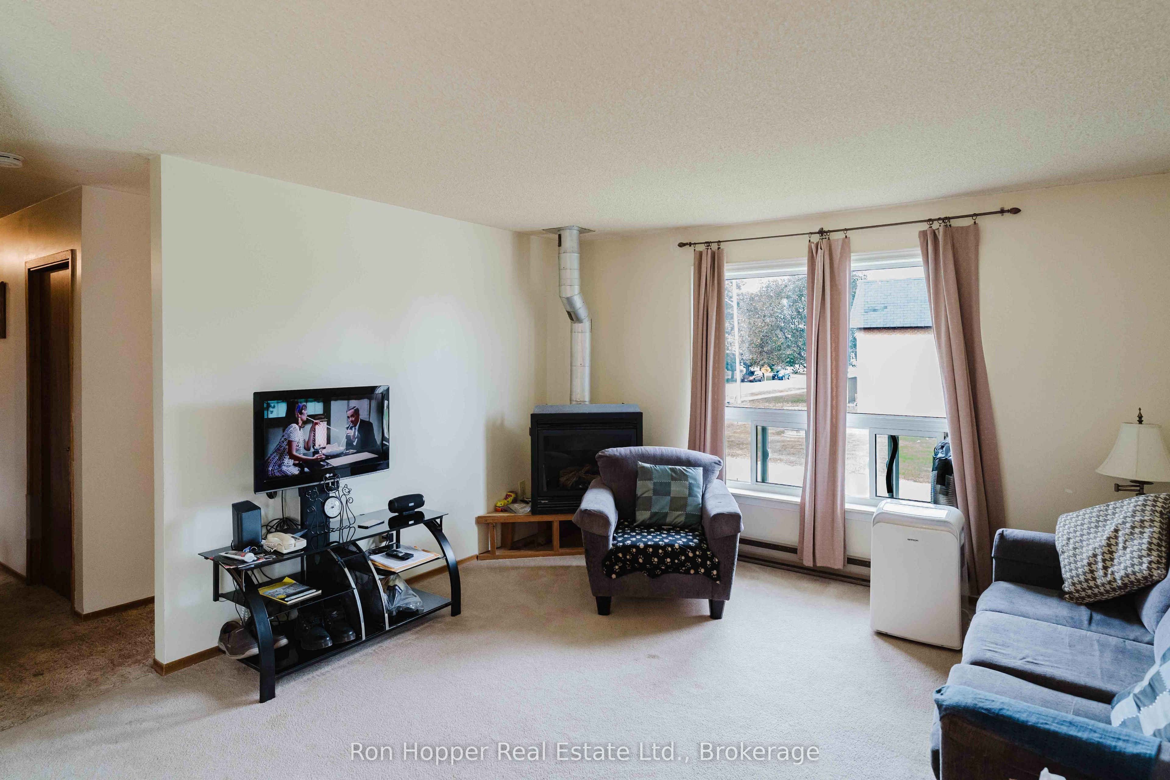 1885 9th Avenue E Property Photo 3