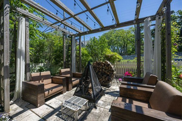 236 James Street Property Photo 6