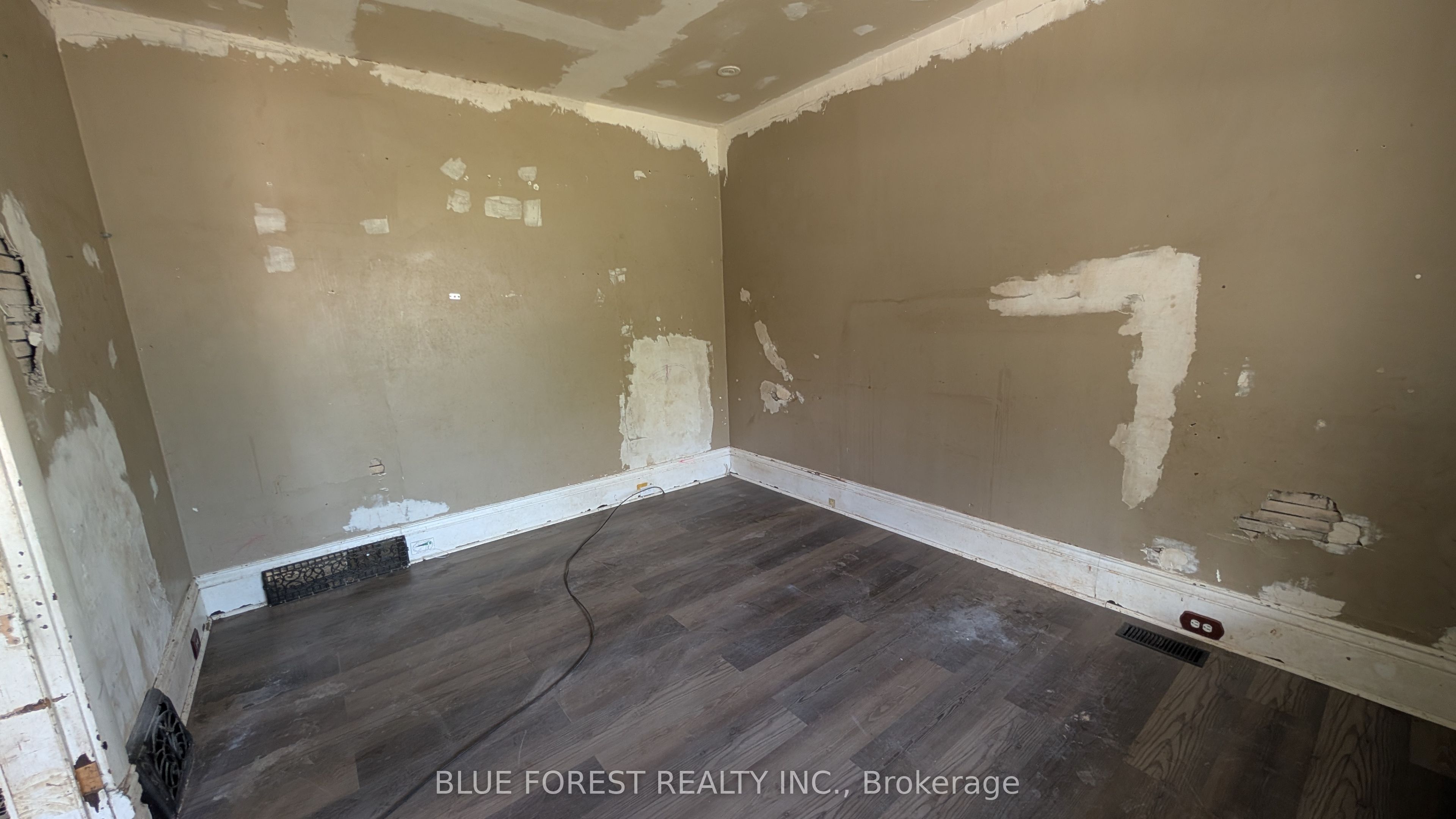 23 Hyatt Avenue Property Photo 5