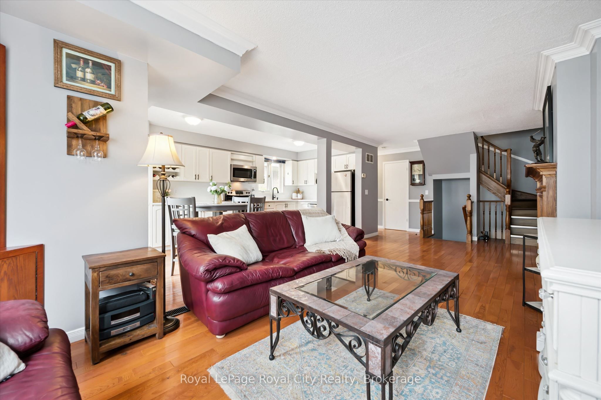 941 Gordon Street 25 Property Photo 8