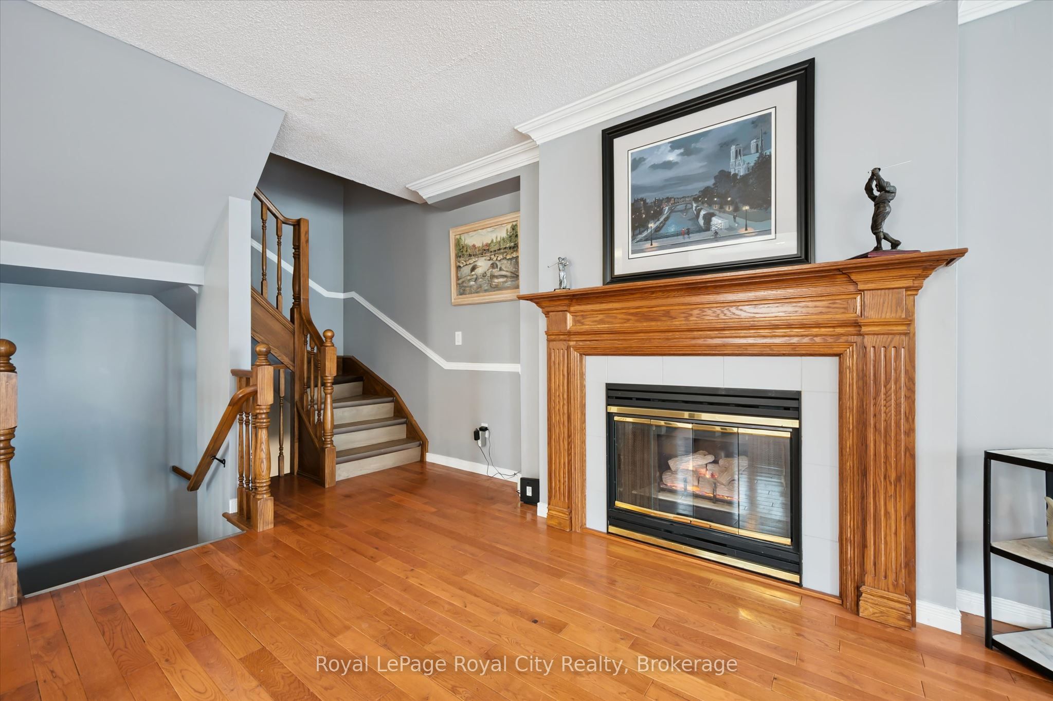 941 Gordon Street 25 Property Photo 9