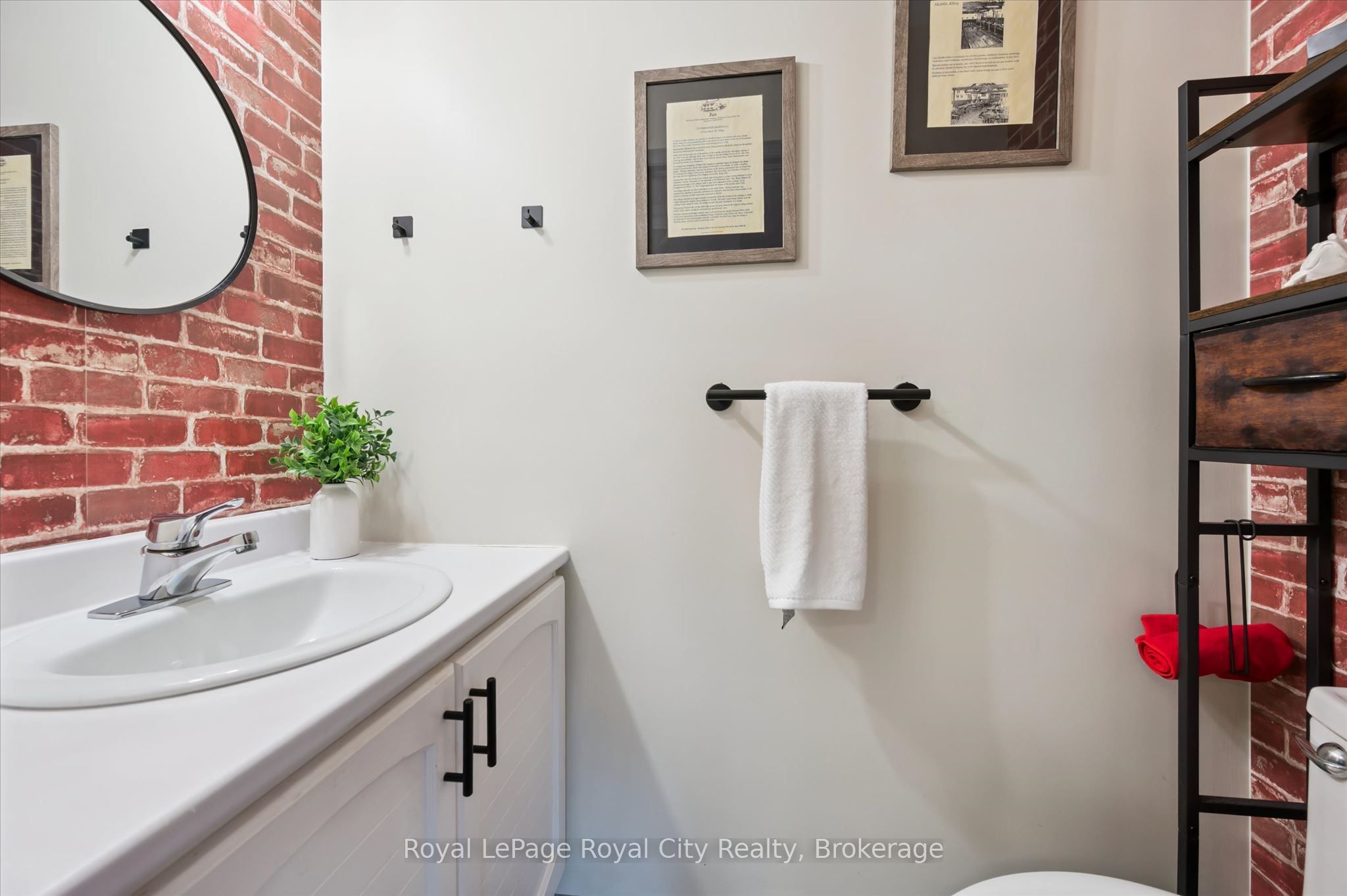 941 Gordon Street 25 Property Photo 10