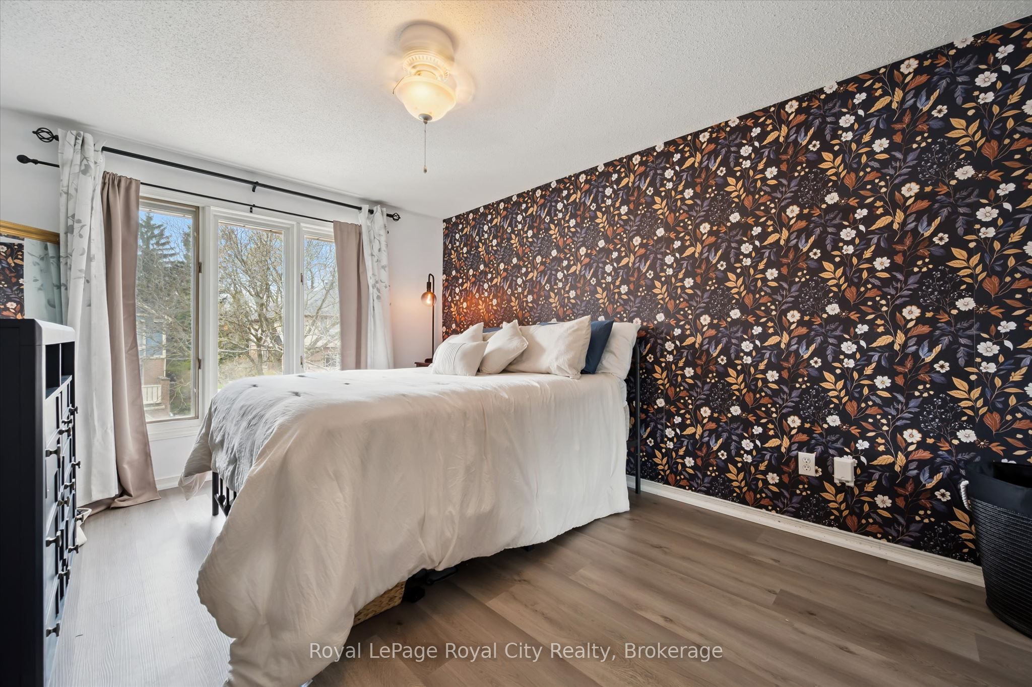 941 Gordon Street 25 Property Photo 15