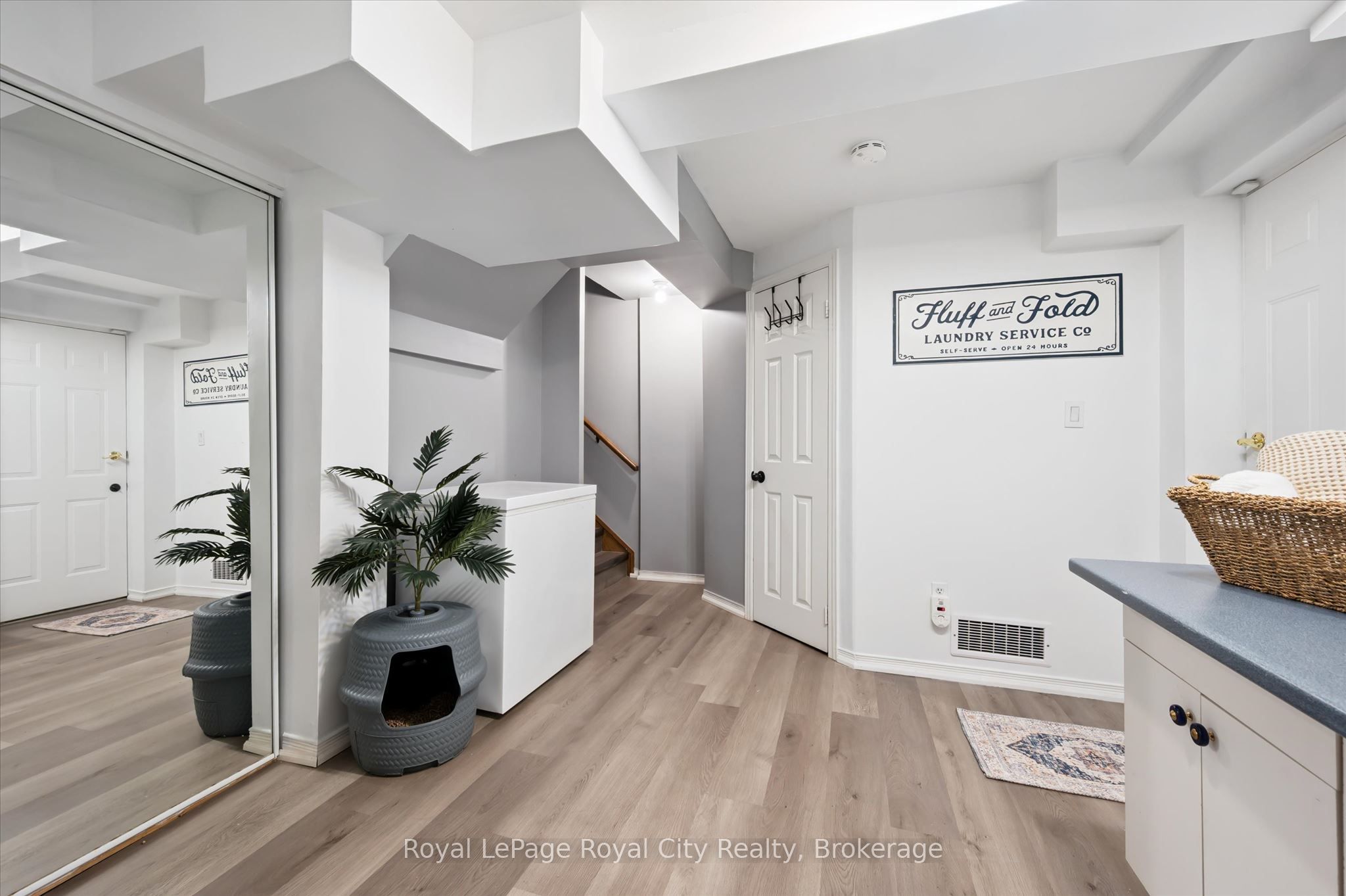 941 Gordon Street 25 Property Photo 20