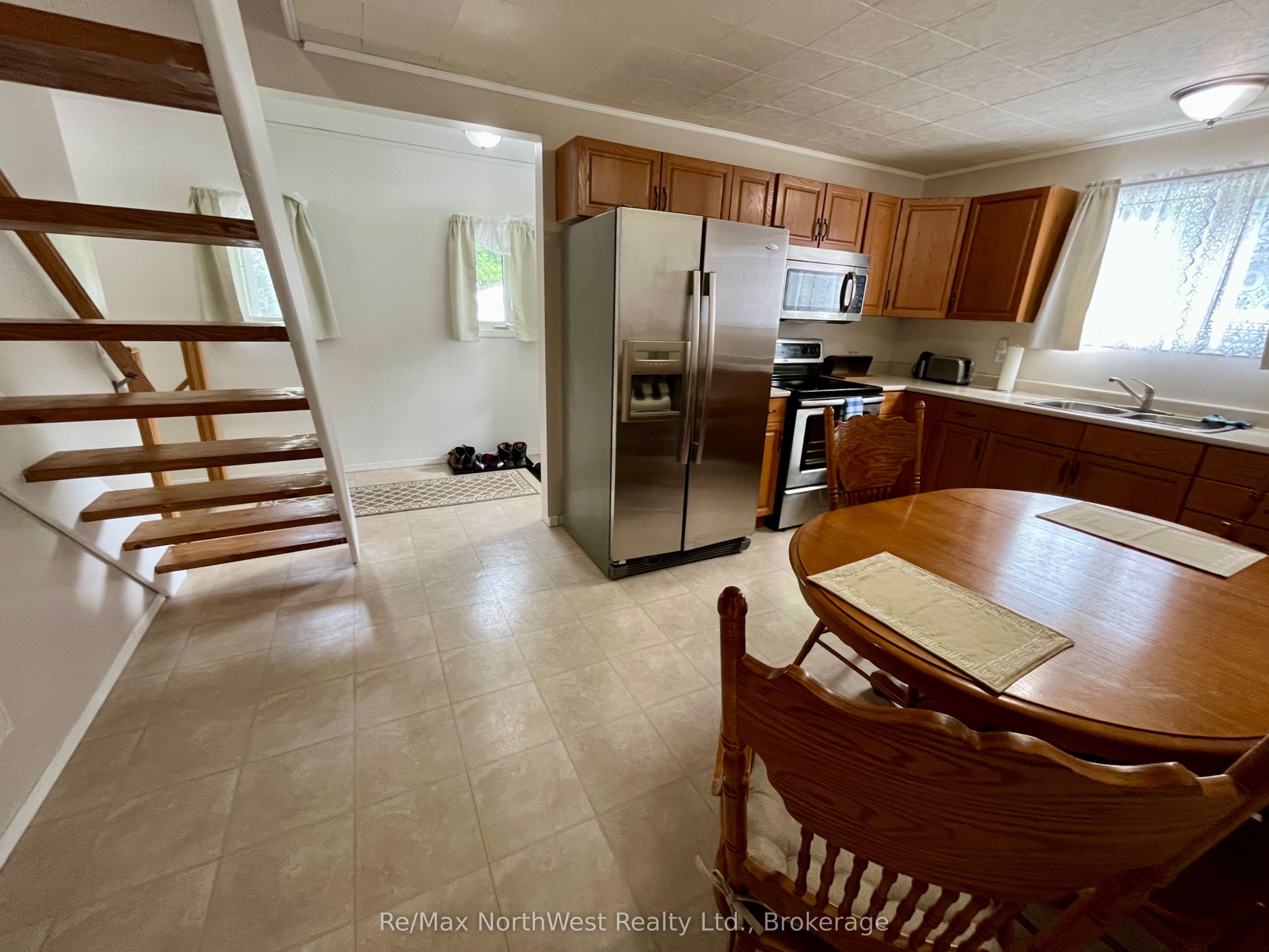 10 Spruce Road Property Photo 4