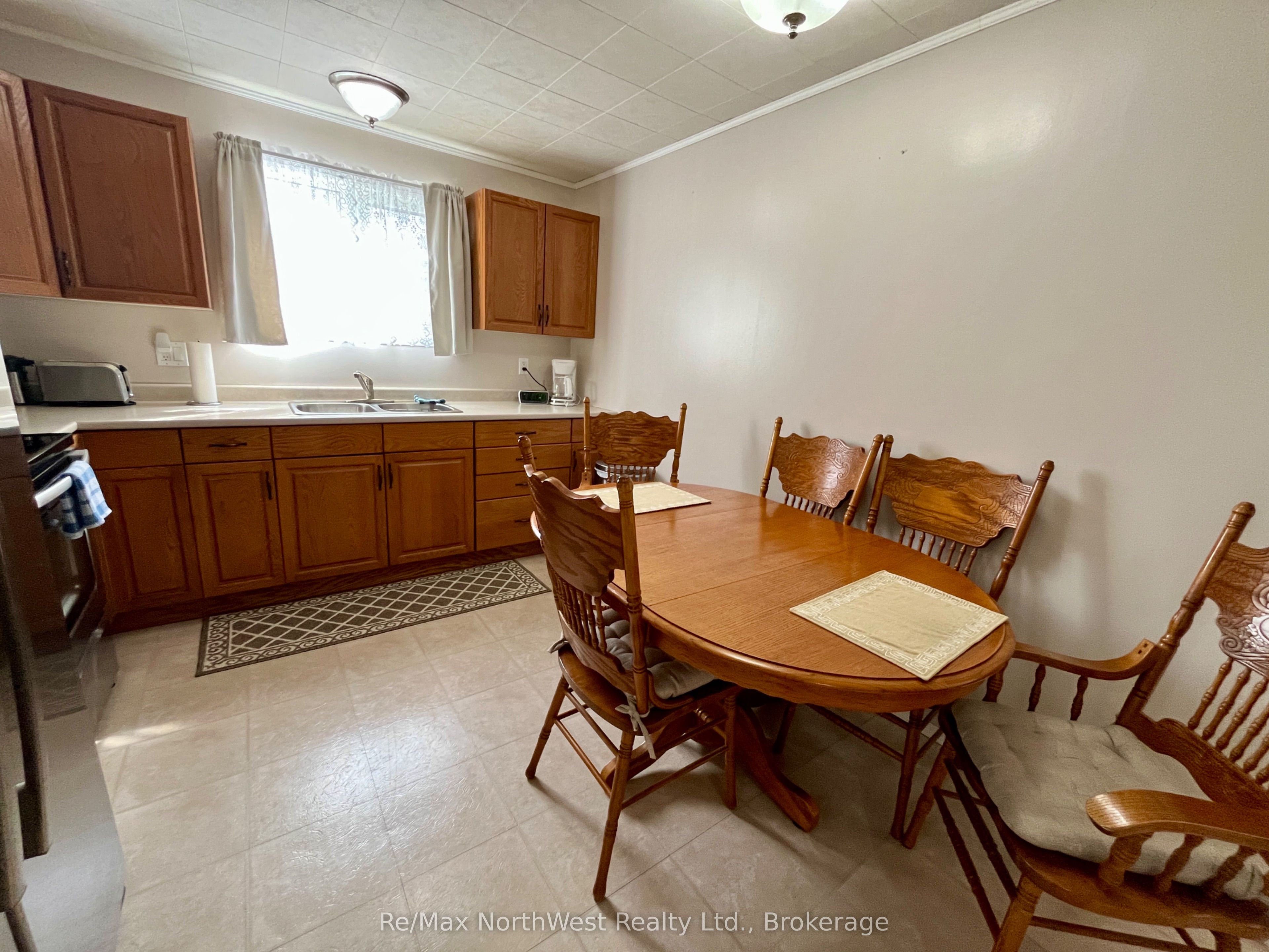10 Spruce Road Property Photo 5