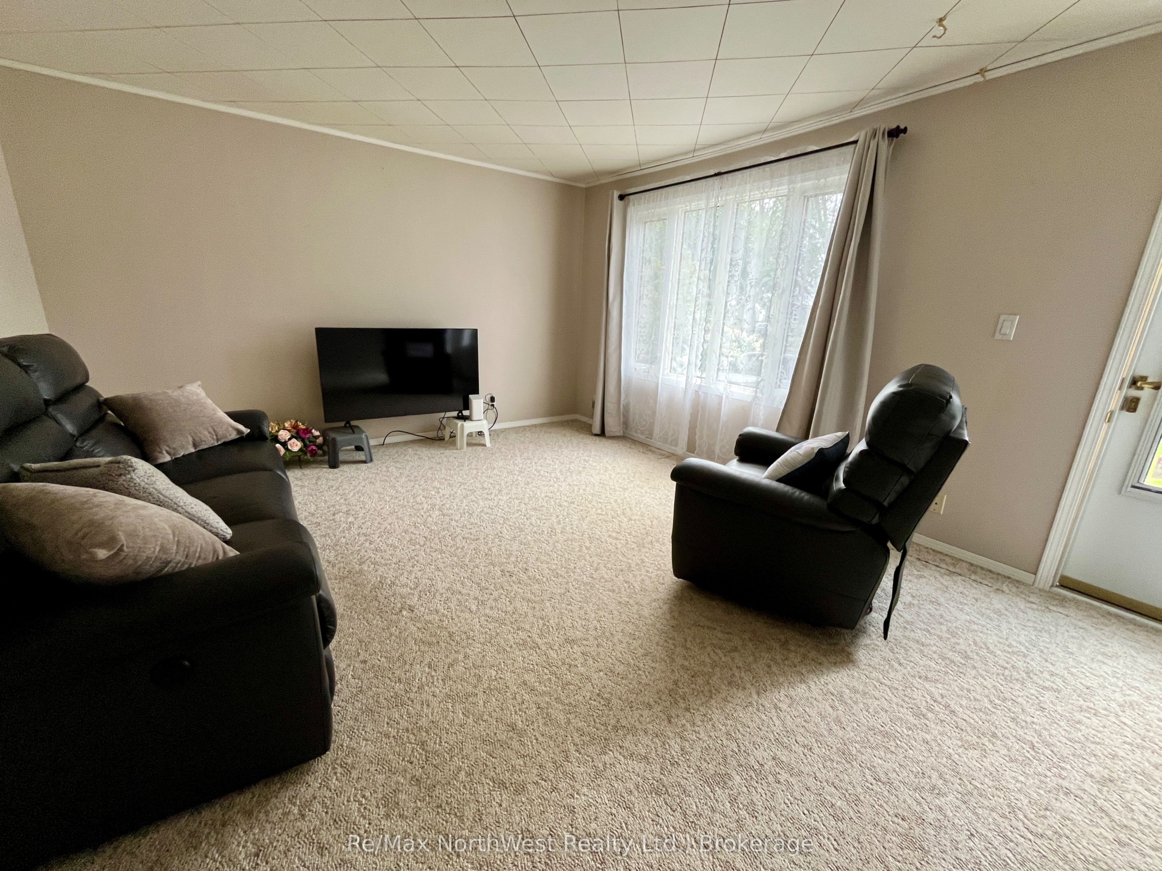 10 Spruce Road Property Photo 7