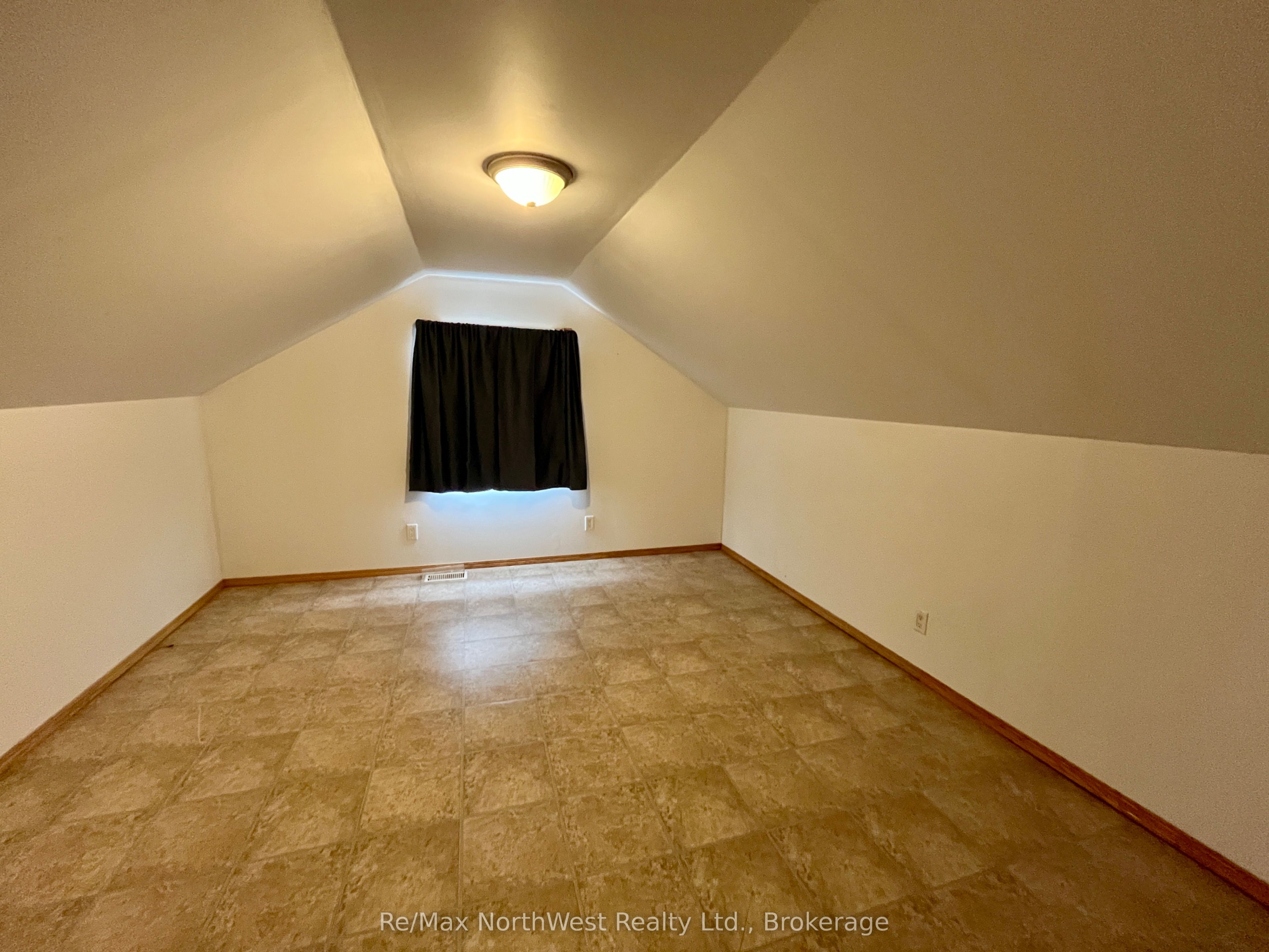 10 Spruce Road Property Photo 12