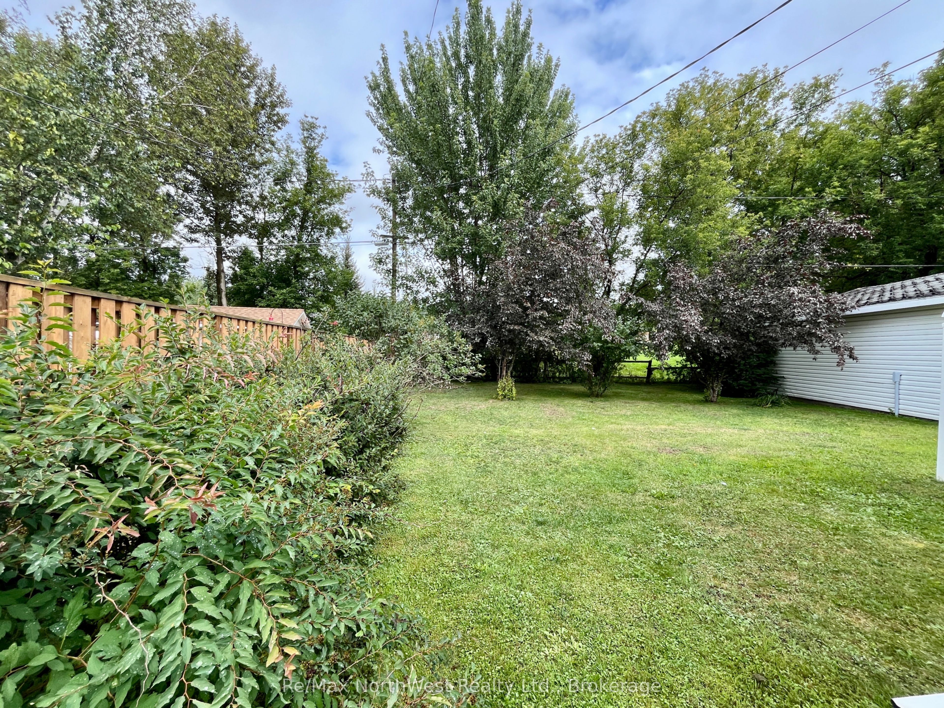 10 Spruce Road Property Photo 16